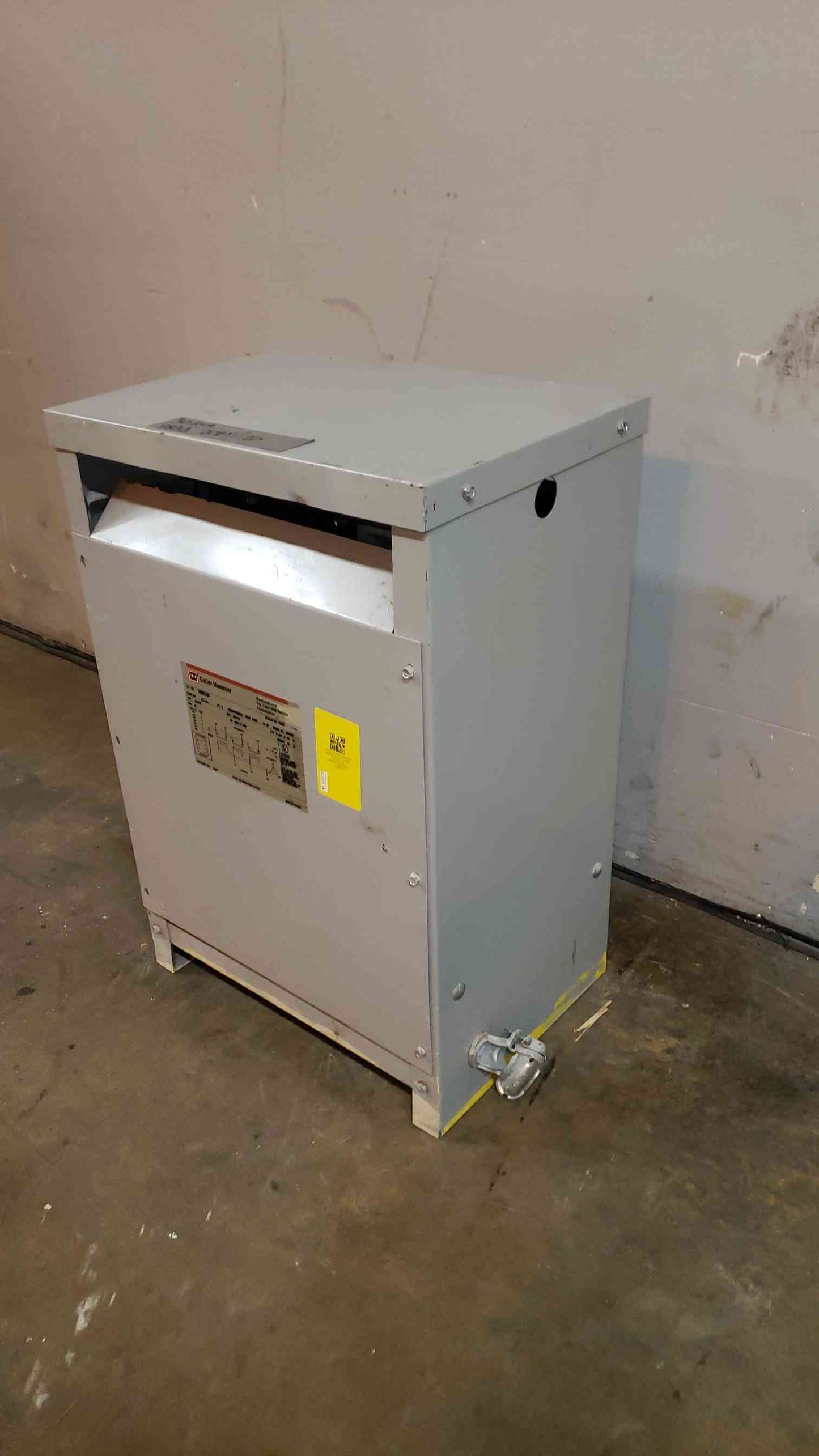 Cutler-Hammer 30KVA 480 x 208Y/120 3PH Dry Transformer V48M28T30K (SKU: 106904)