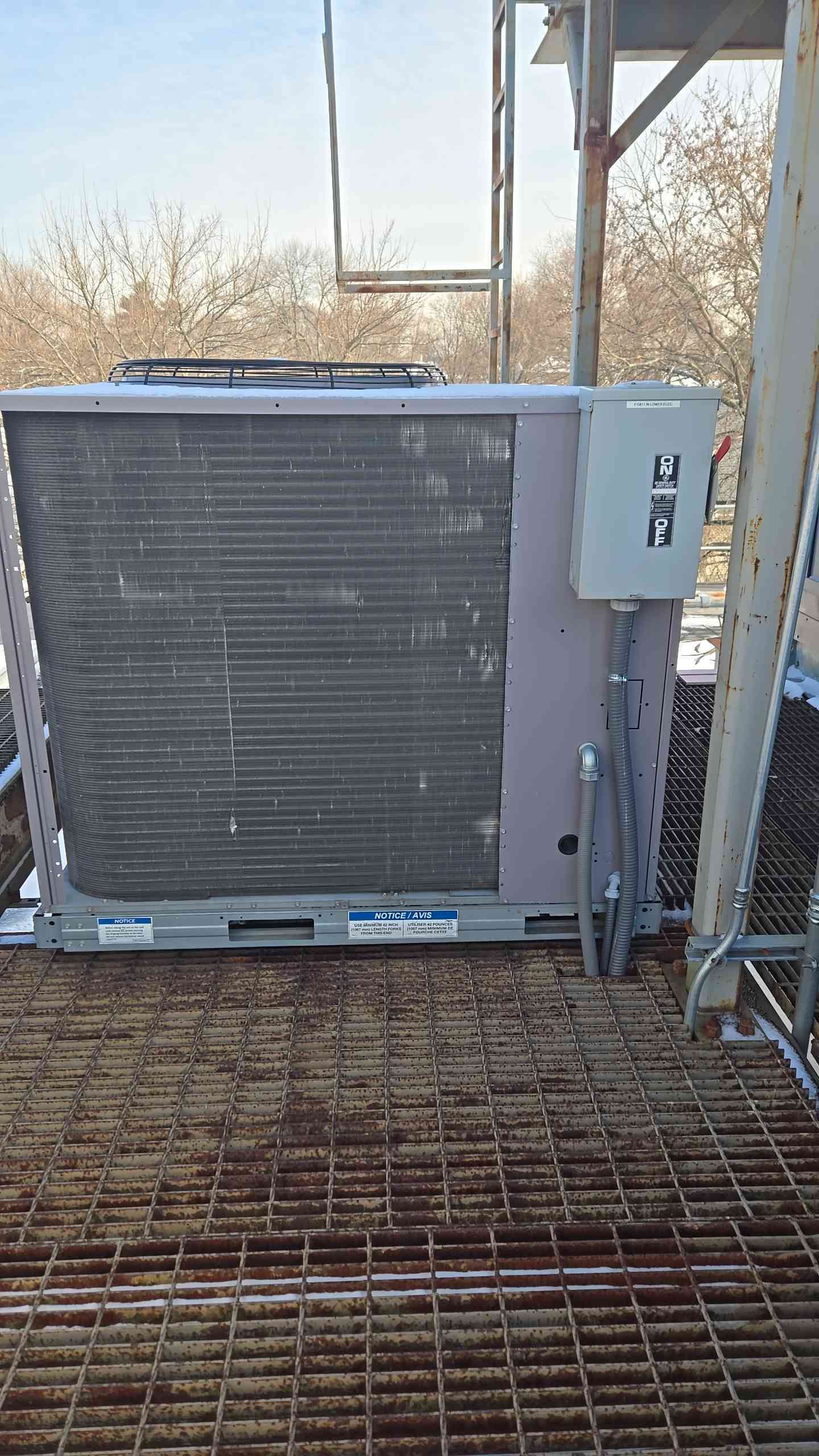 Carrier 12.5 Ton RTU 48TCED14A3A5A0 WeatherMaker Packaged AC Unit (107396