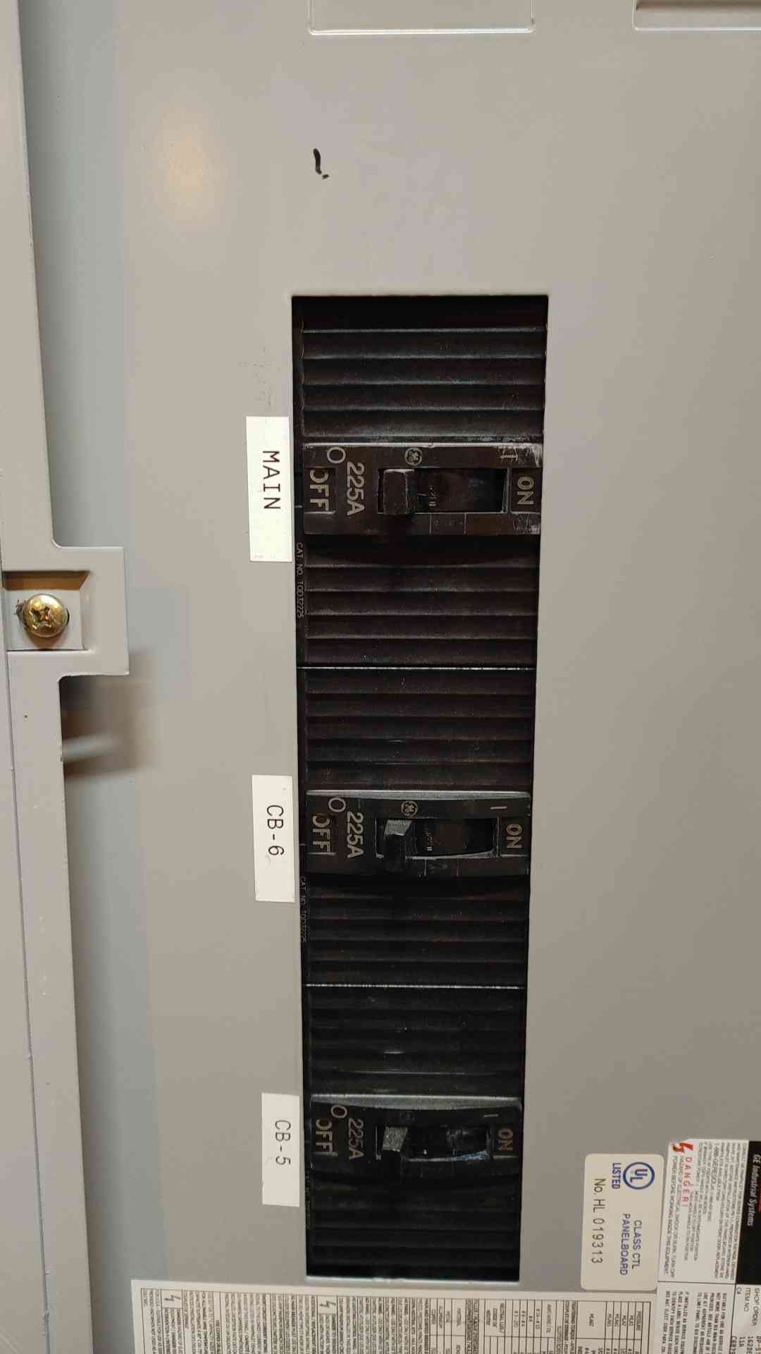 GE A Series II Panelboard 225A 3PH 4W 208Y/120V AXQ687L5 3x 225A Breakers