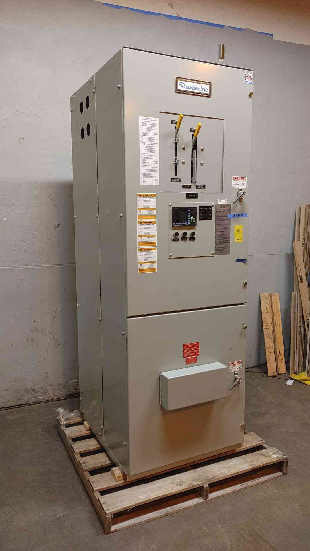 Russelectric Transfer Switch 600A 277/480VAC 3PH 4W RTS03-AB0B6003AMF1-RPTCS05
