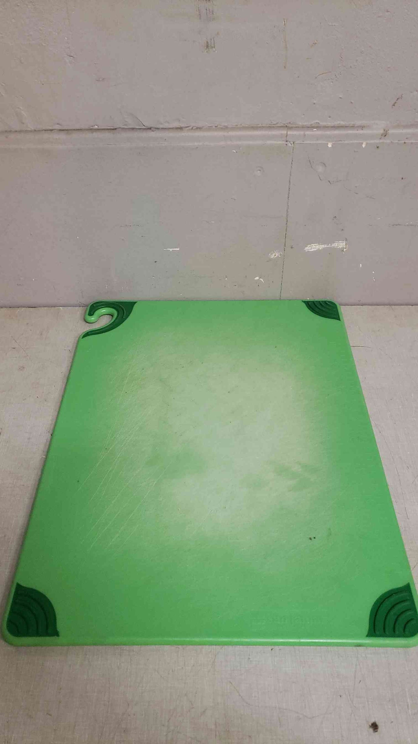 San Jamar 24"x18" Green Cutting Board (SKU: 107465)