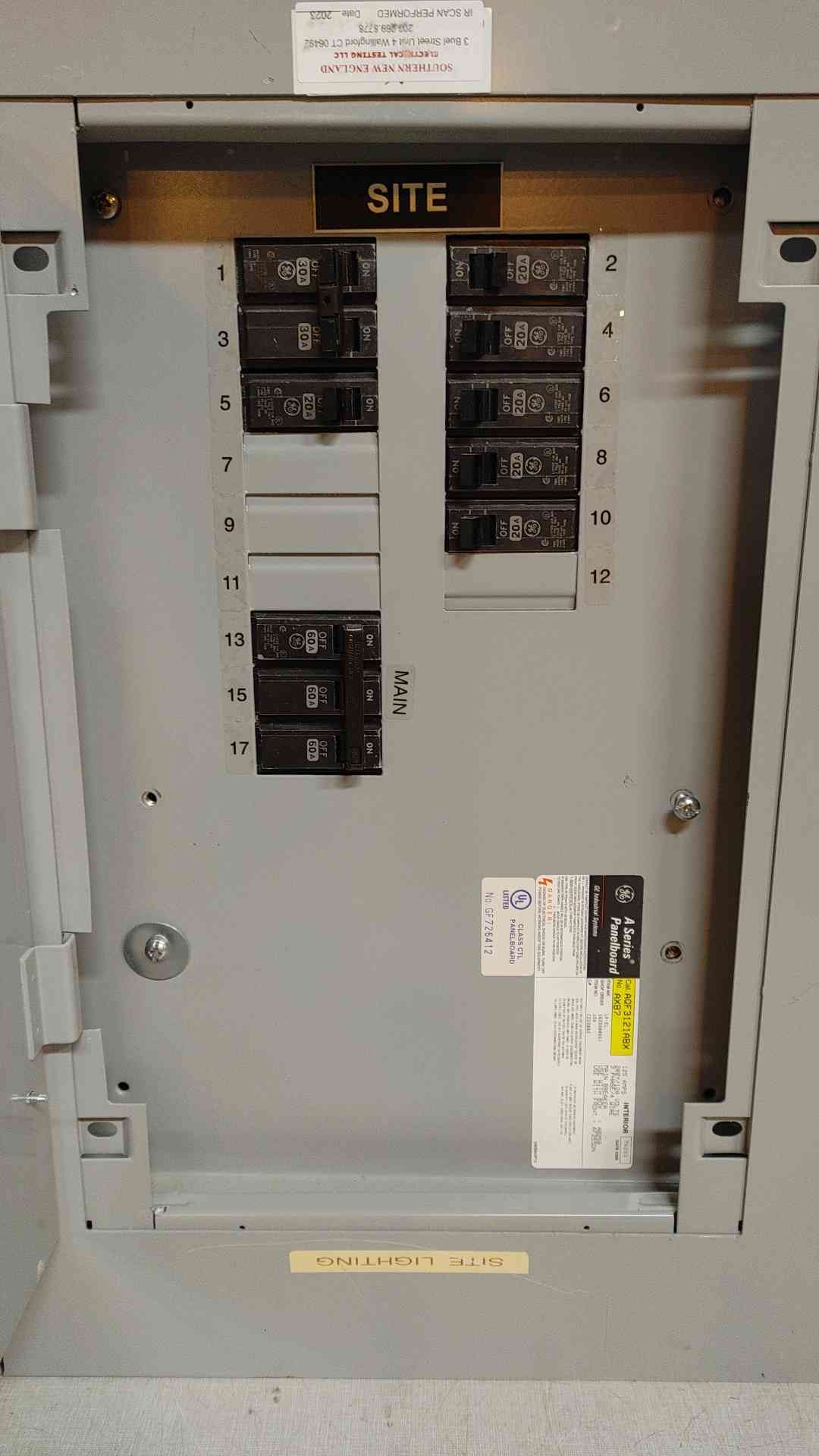 GE A Series Breaker Panelboard 125A 208Y/120VAC 3PH 4W AXB7