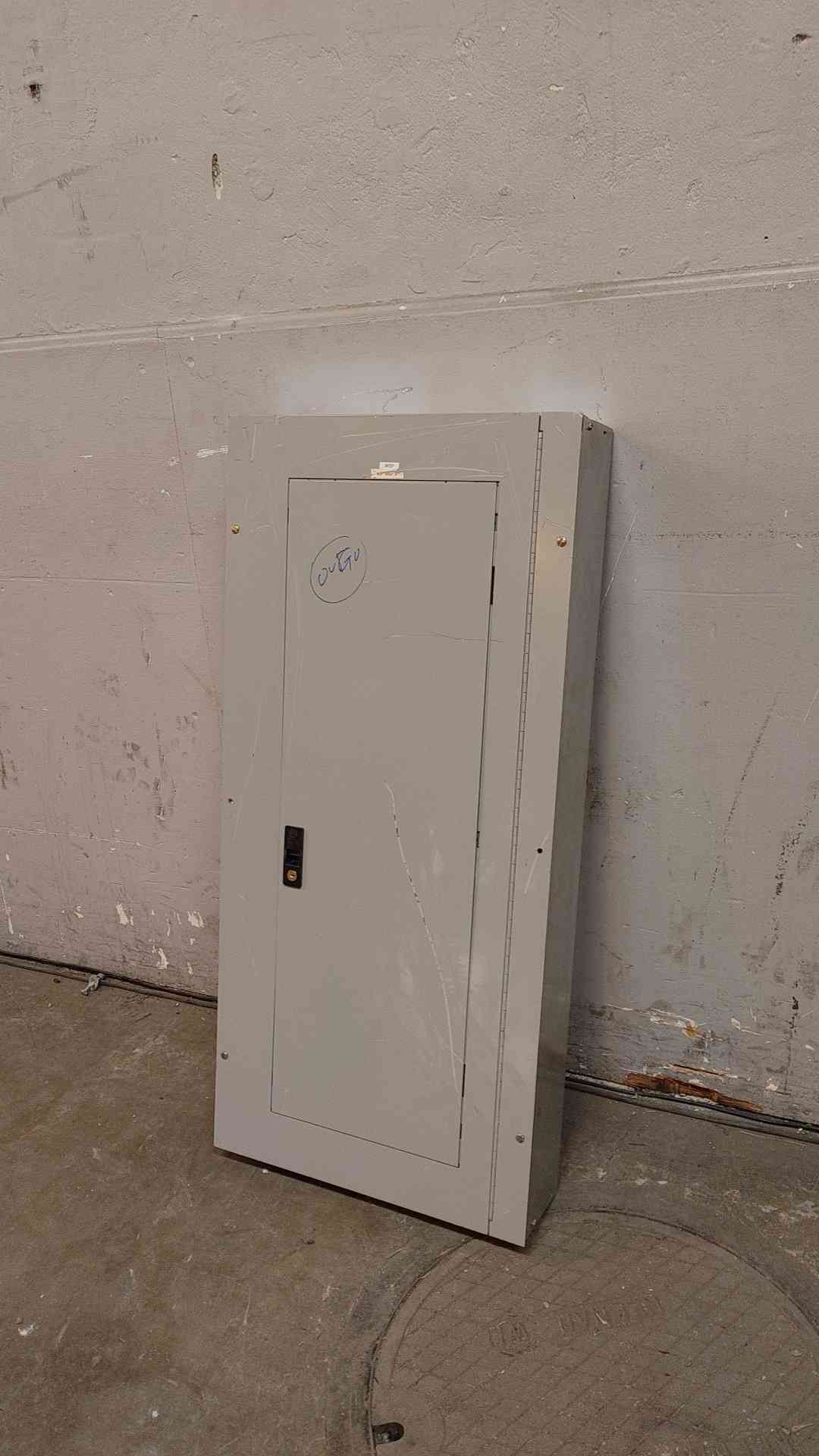 GE A Series 2 Panelboard 225A 208Y/120V 3PH 4W AXB7 w/ Main