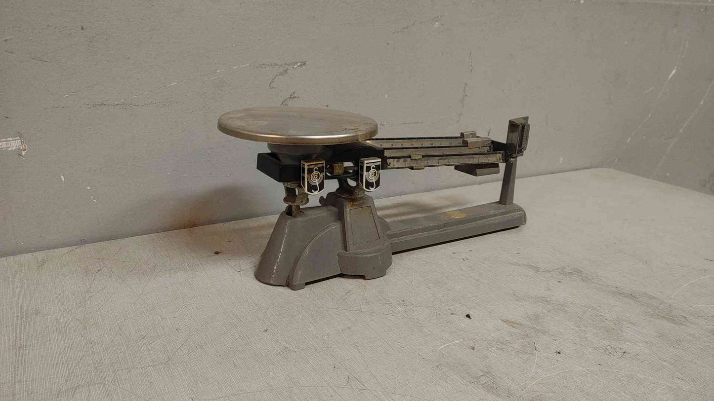 * * Ohaus 710-T0 Triple Beam Balance Scale (108033)