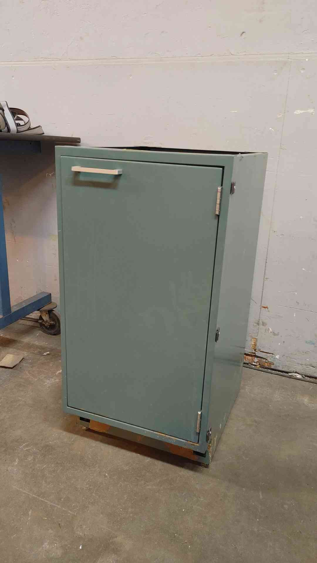 18" Hamilton Door Only Casework (108581)