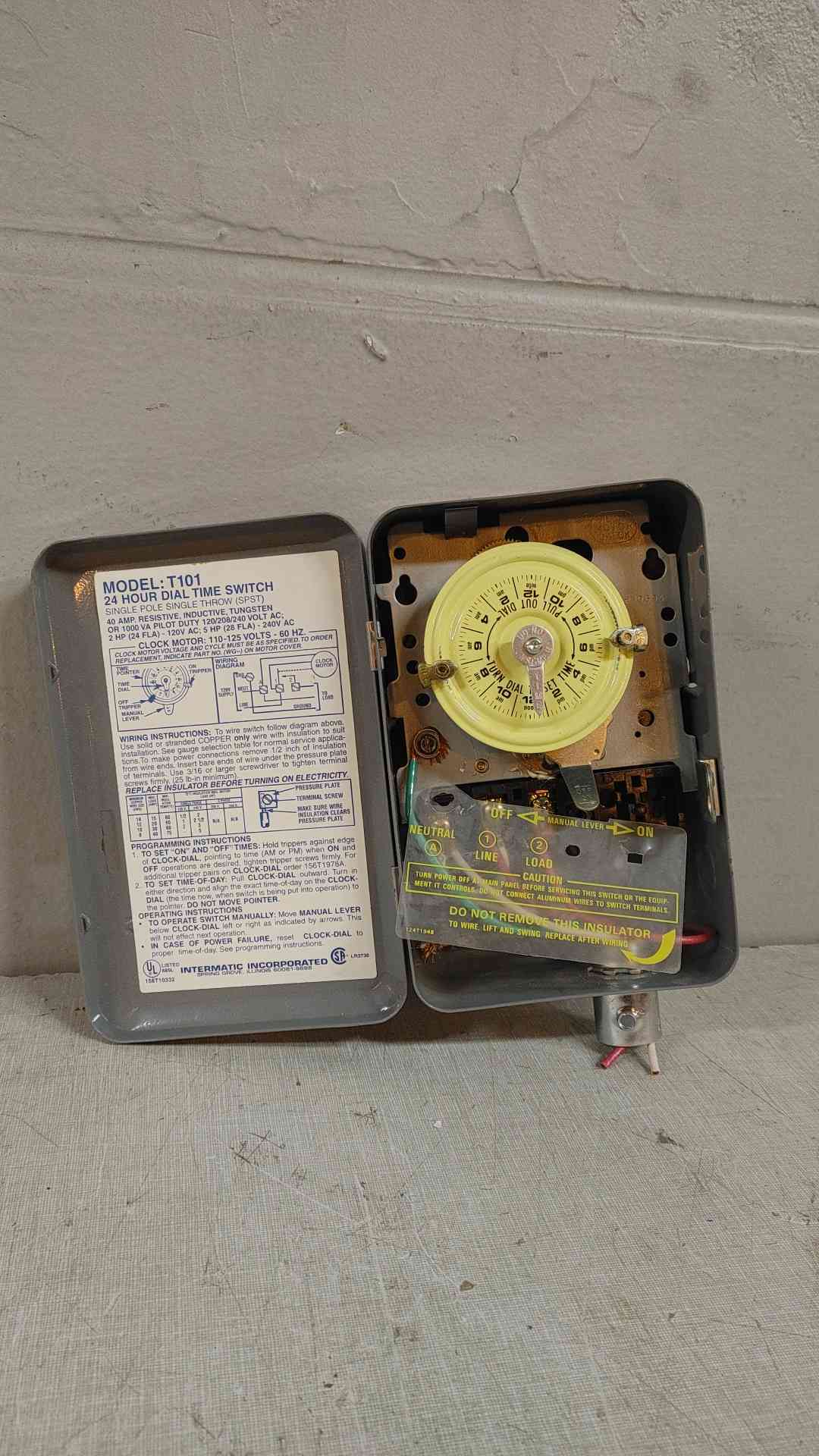 *Pickup Only* Intermatic 24Hr Dial Time Switch 120/208/240VAC T101 (108933)