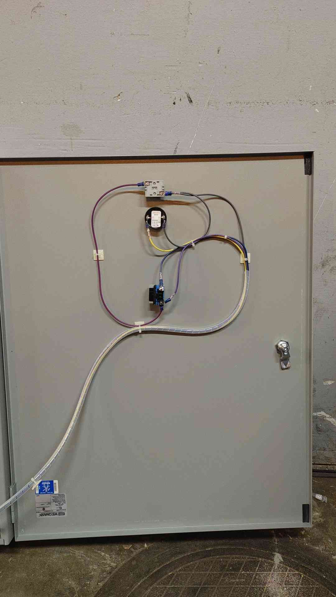 Hoffman control panel W Schneider Electric Andover Continuum i2920-D Terminal Controller