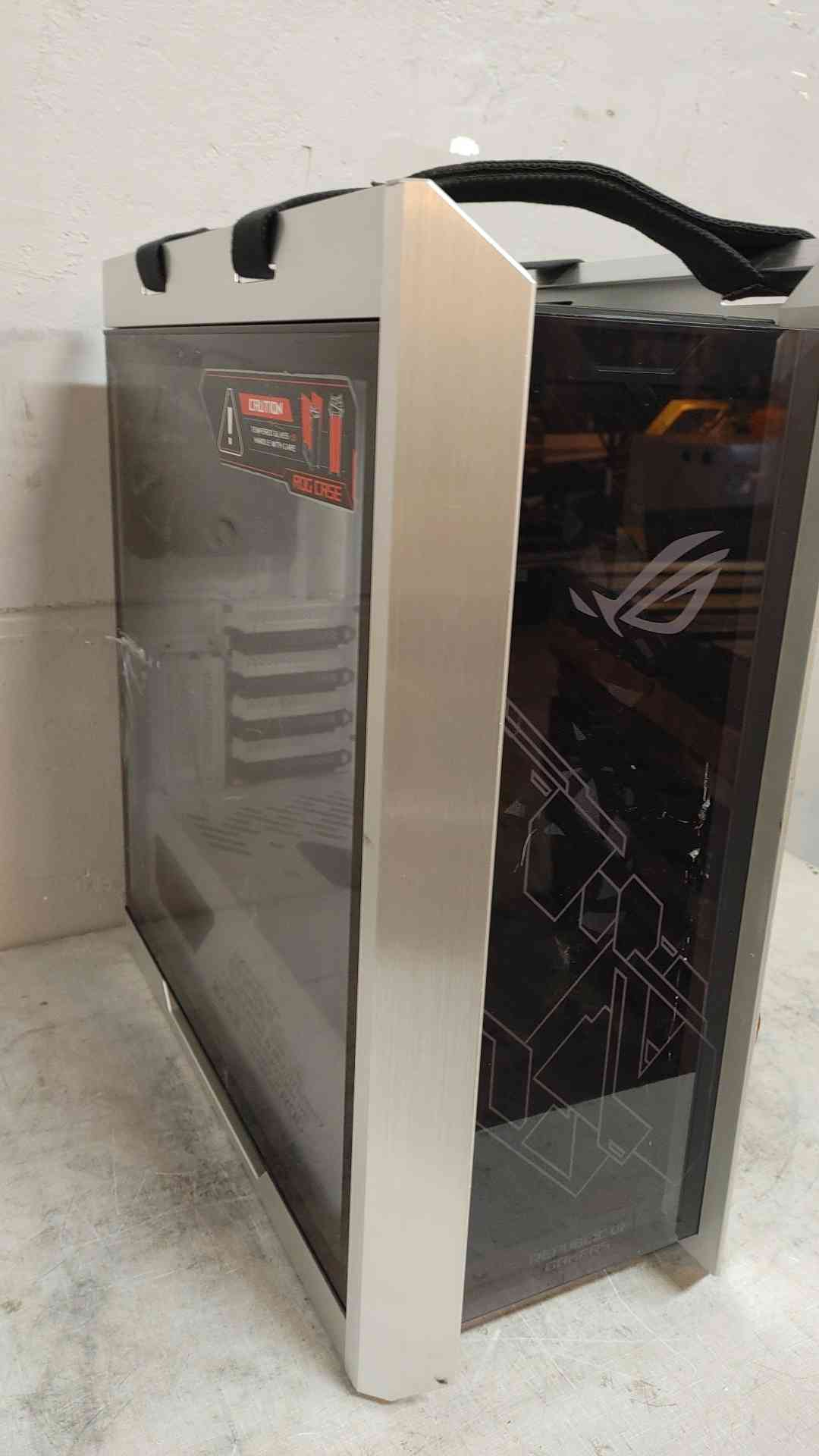 ASUS ROG Strix Helios GX601 Case