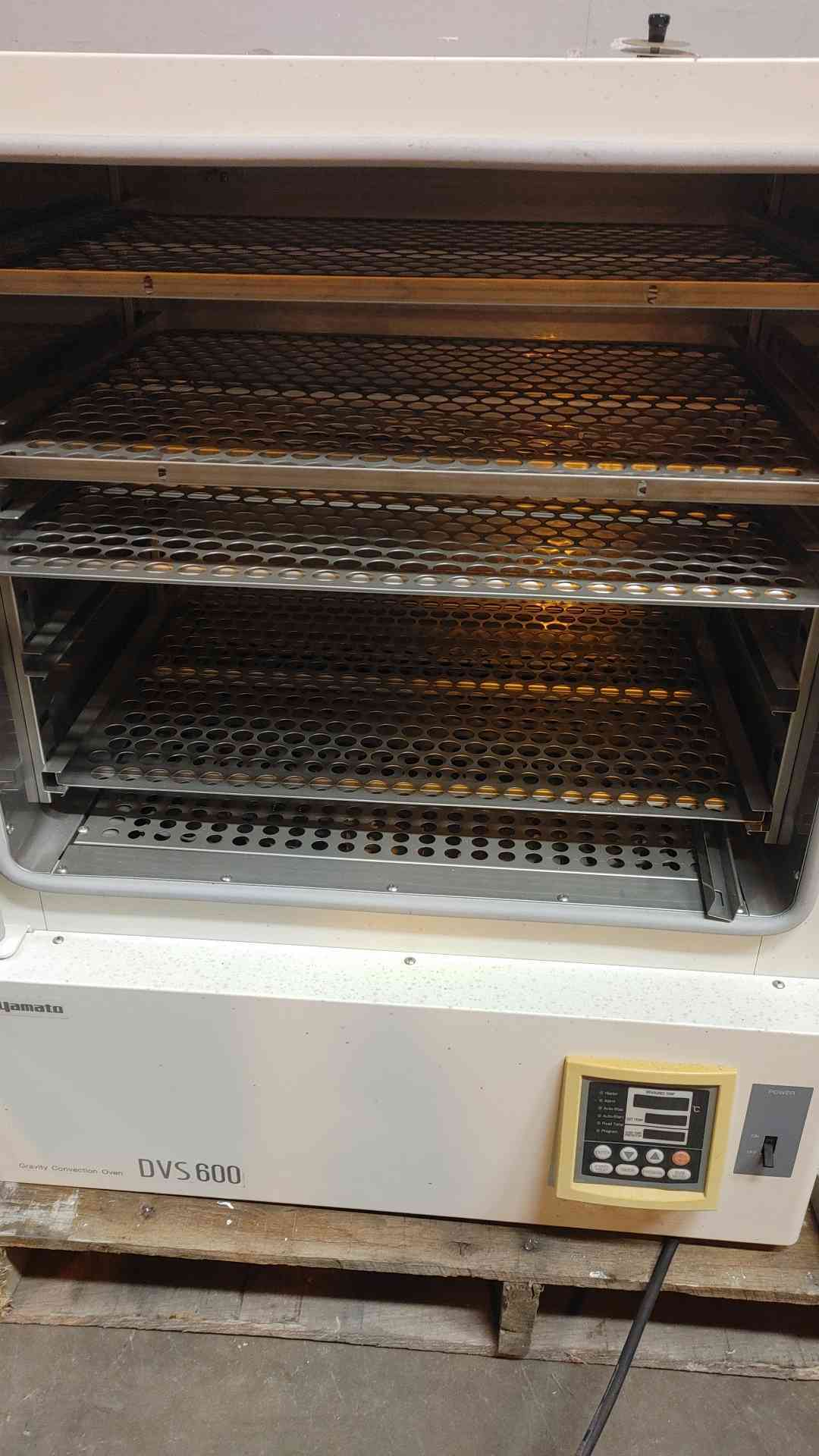 Yamato DVS 600 Gravity Convection Oven 115V 50/60 Hz 13.5 Amp (109244)