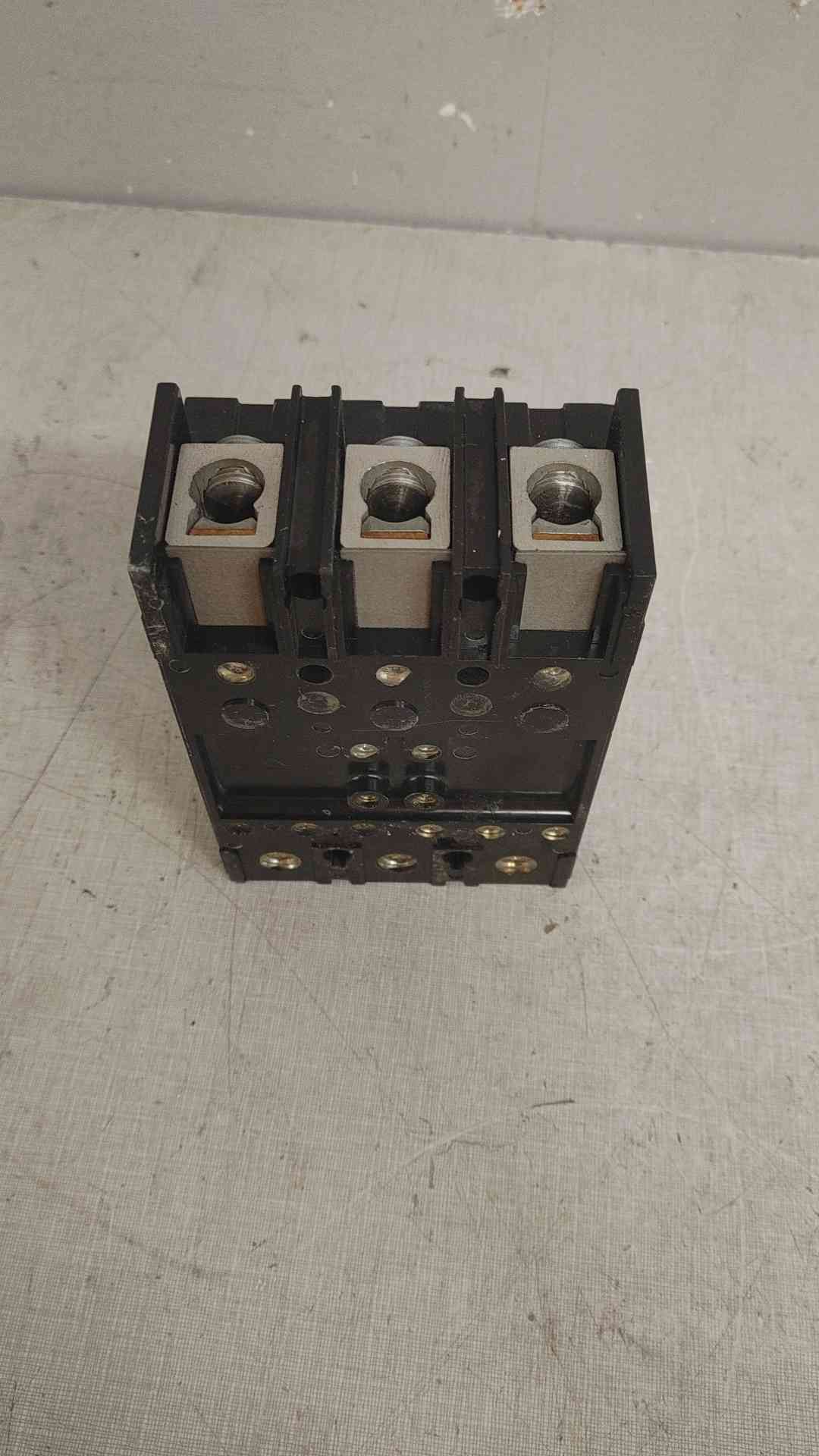 SQUARE D 225A 3 POLE 240V QB225 (SKU: 110214)