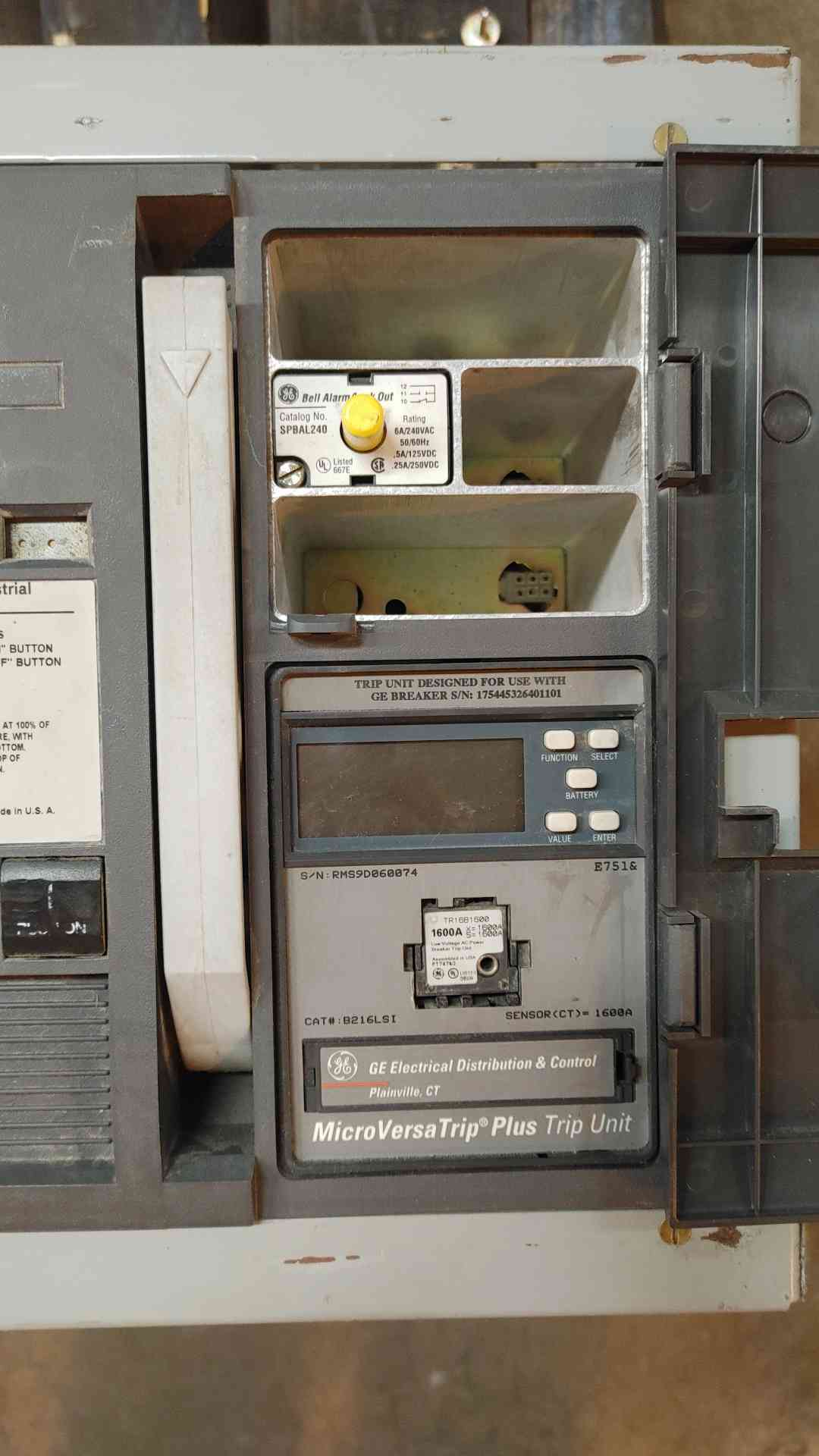 GE 1600AMP 600V AC STD BREAK CIRCUIT BREAKER SSF16B216(SKU: 110242 )