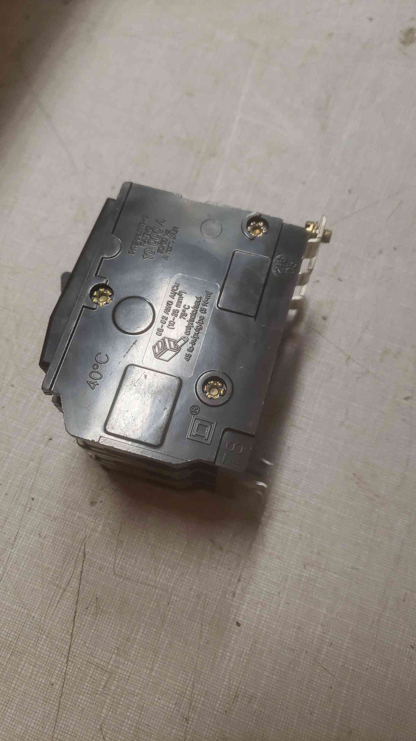 SQUARE D 3Pole 60A 240V CIRCUIT BREAKER ZZ-7131(SKU: 110534)