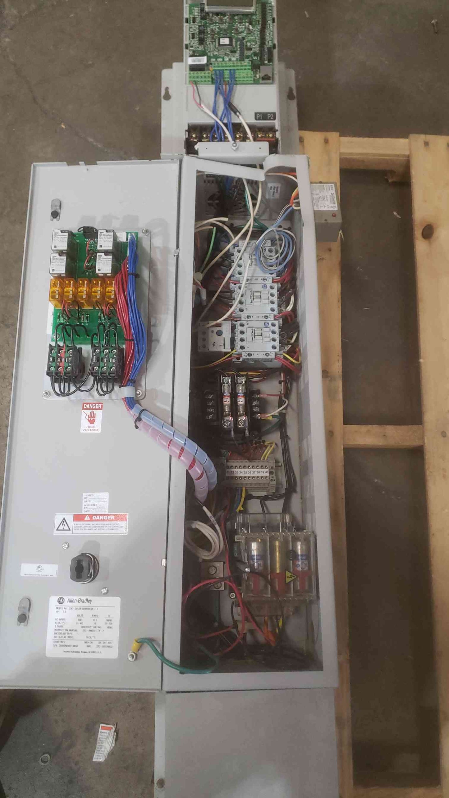 AS IS Allen-Bradley PowerFlex Adjustable Frequency AC Drive 7.5HP, 460V, 13.1A VFD