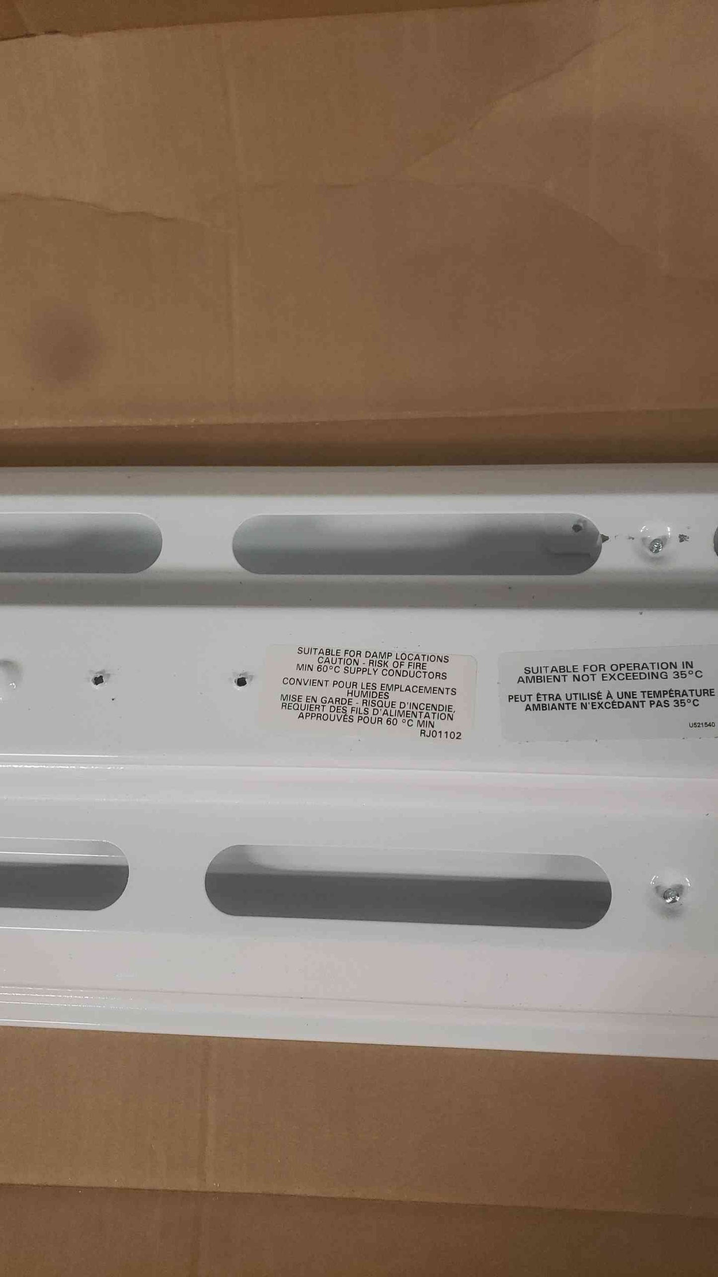 NEW 4' LED Lithonia Lighting 8000LM GZ10 35K 80CRI WH (SKU: 111139)