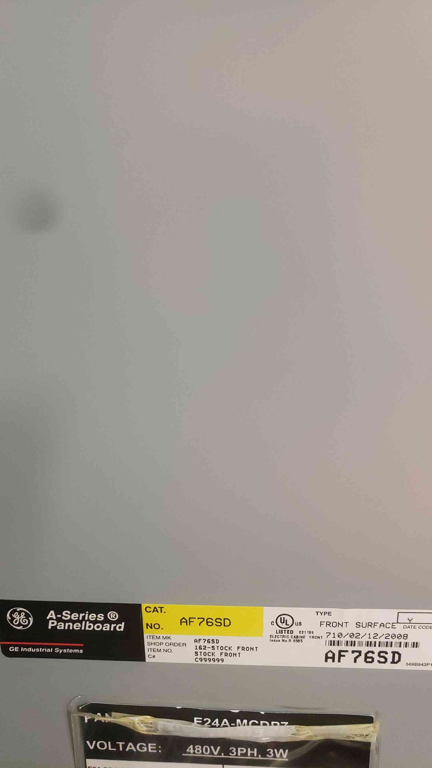 GE A-Series Panelboard 400A 480V Main & 7 Distribution - no inner panel