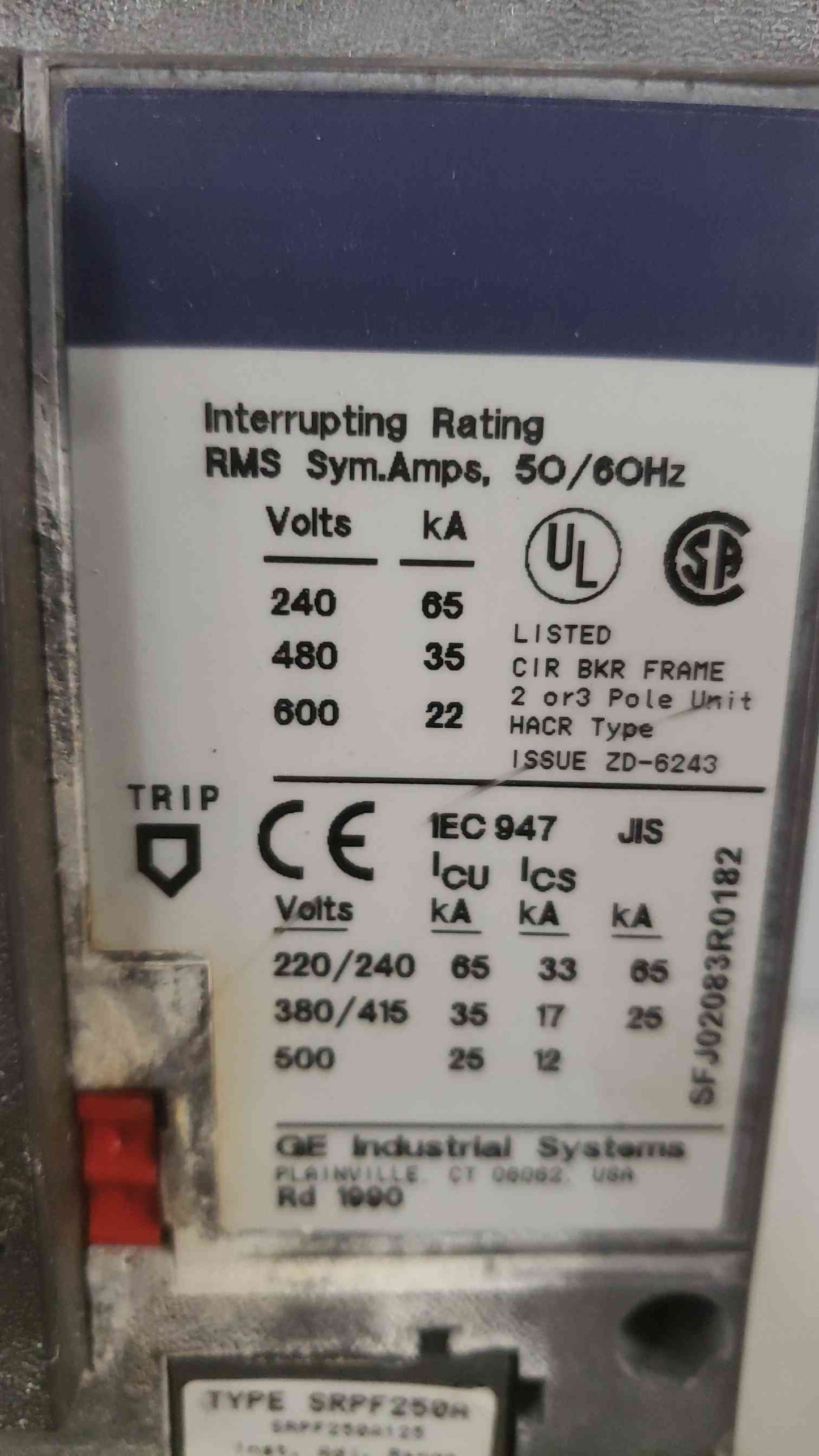 GE Spectra RMS 250A 600 VAC 3 Pole Breaker SFHA36AT0250 125A Trip