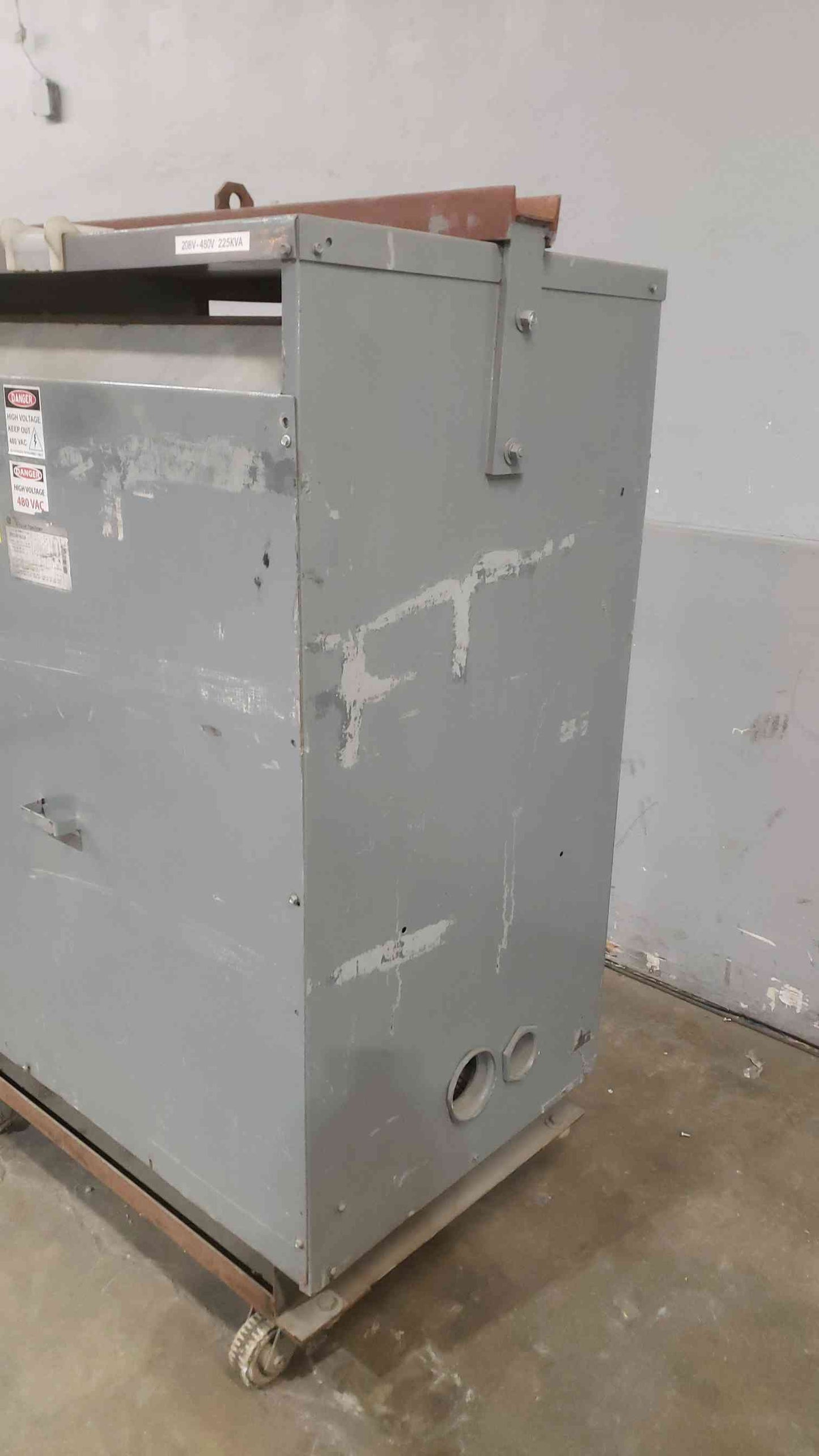 GE 225KVA 3PH 480v x 208/120v Dry Transformer 9T23C9478G13A (SKU: 111374)