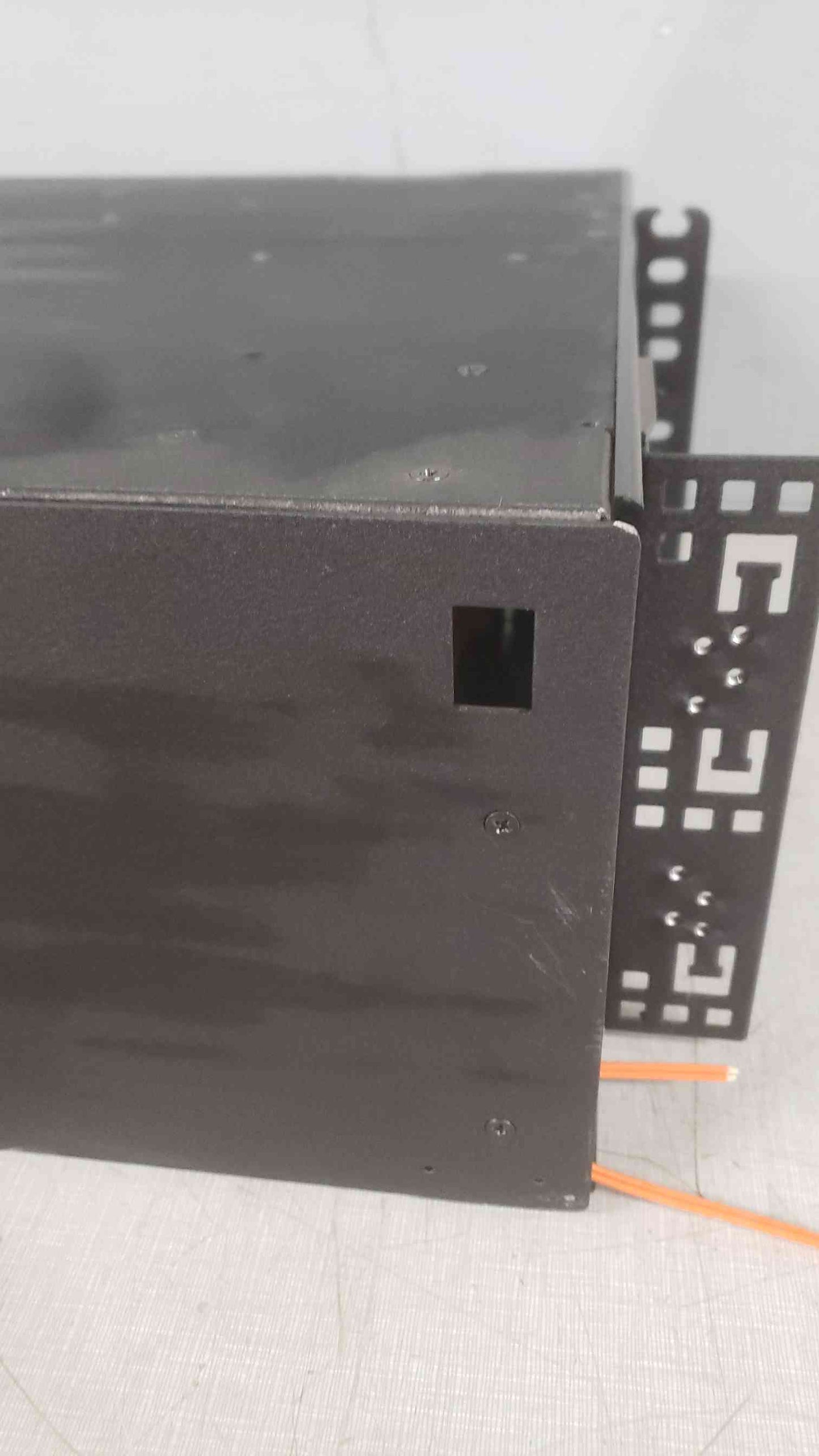 Corning Fiber Optic Patch Panel CCH-04U (SKU: 111394)