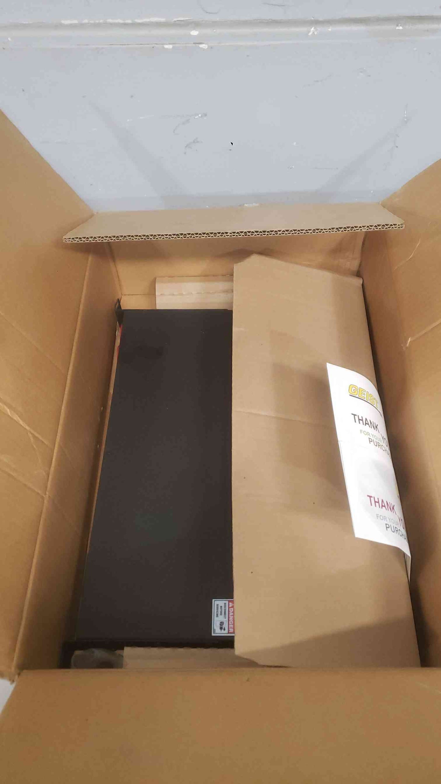 NEW GEIST PDU Strip VHVR120-102D20ST6 (SKU: 111655)