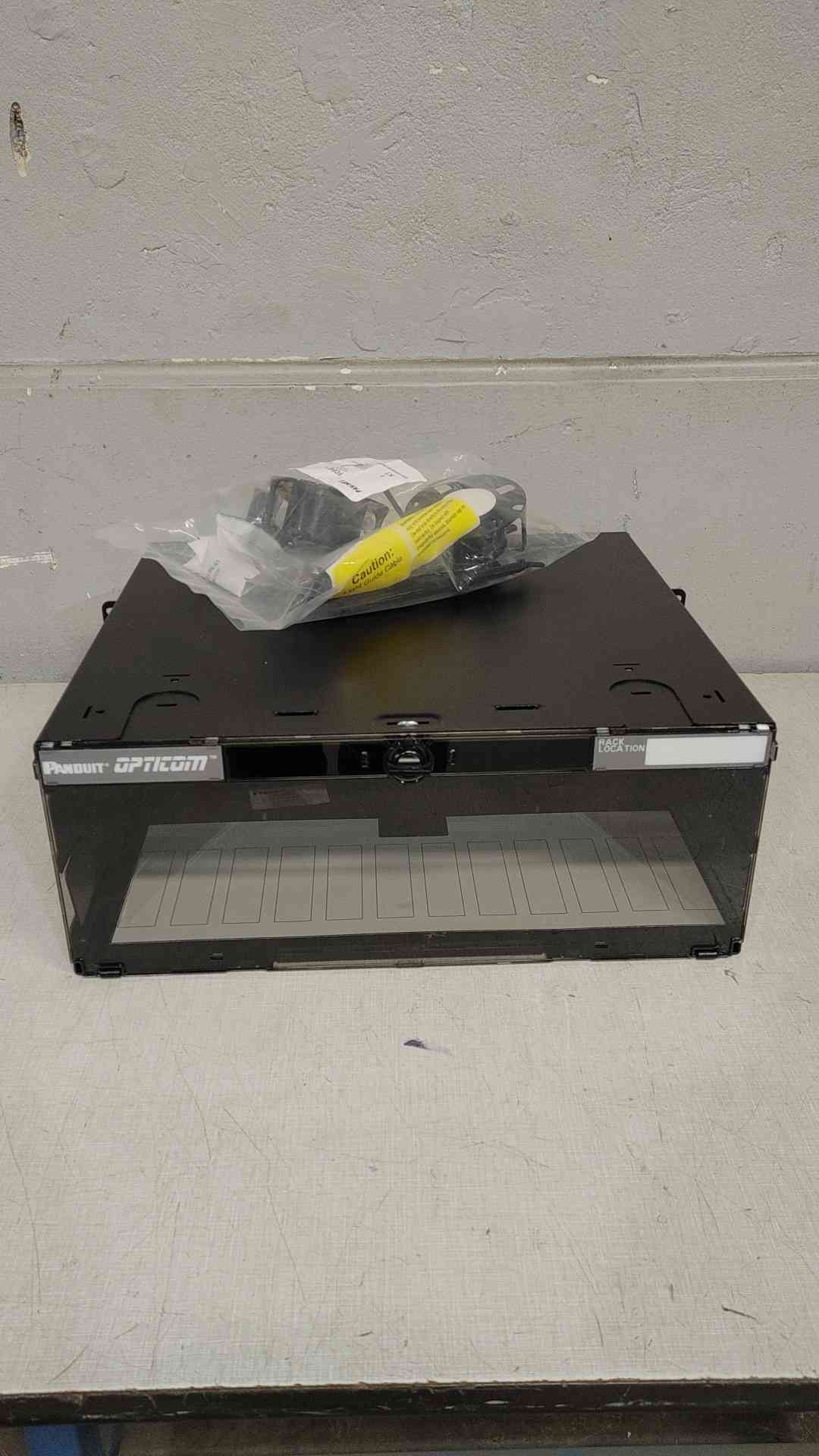 Panduit FCE4U - Rack Mount Fiber Enclosure 4 RU(SKU: 111743)