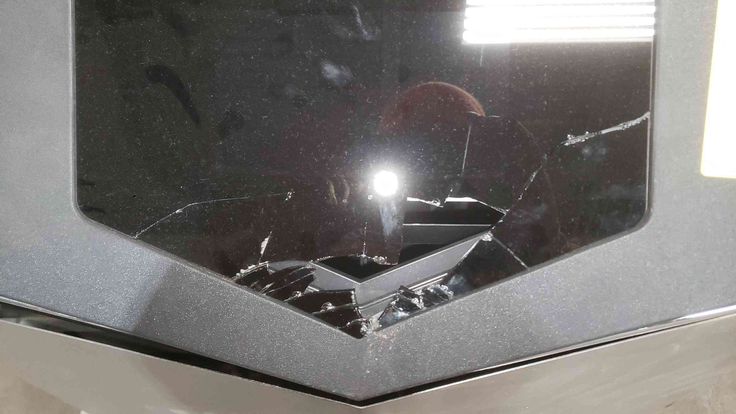 Lochinvar Knight XL Natural Gas Commercial Boiler KBX1000N 2022 Cracked Screen (SKU: 112142)