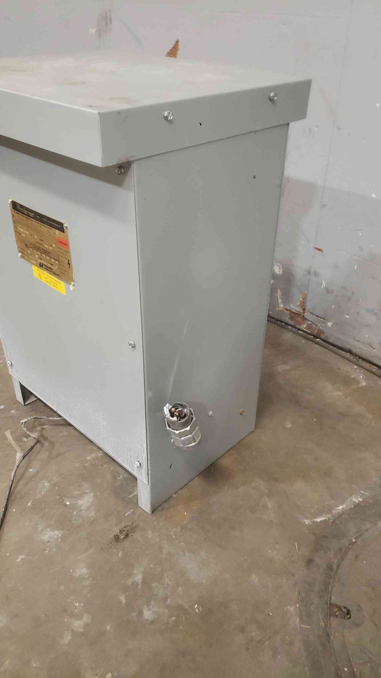 45KVA MagneTek 208v x 480Y/277v 3PH Class AA Step Up DryTransformer 223-3211-000 (SKU: 112177)