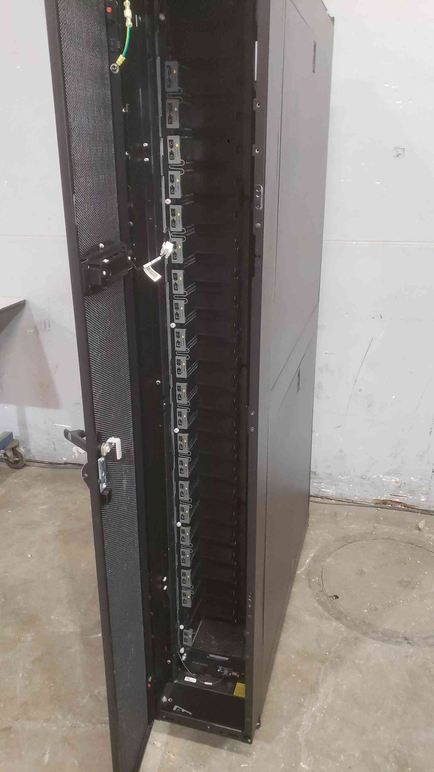 Schneider APC 240V Modular Power Distribution & Management Cabinet PDPM144F (SKU: 112231)