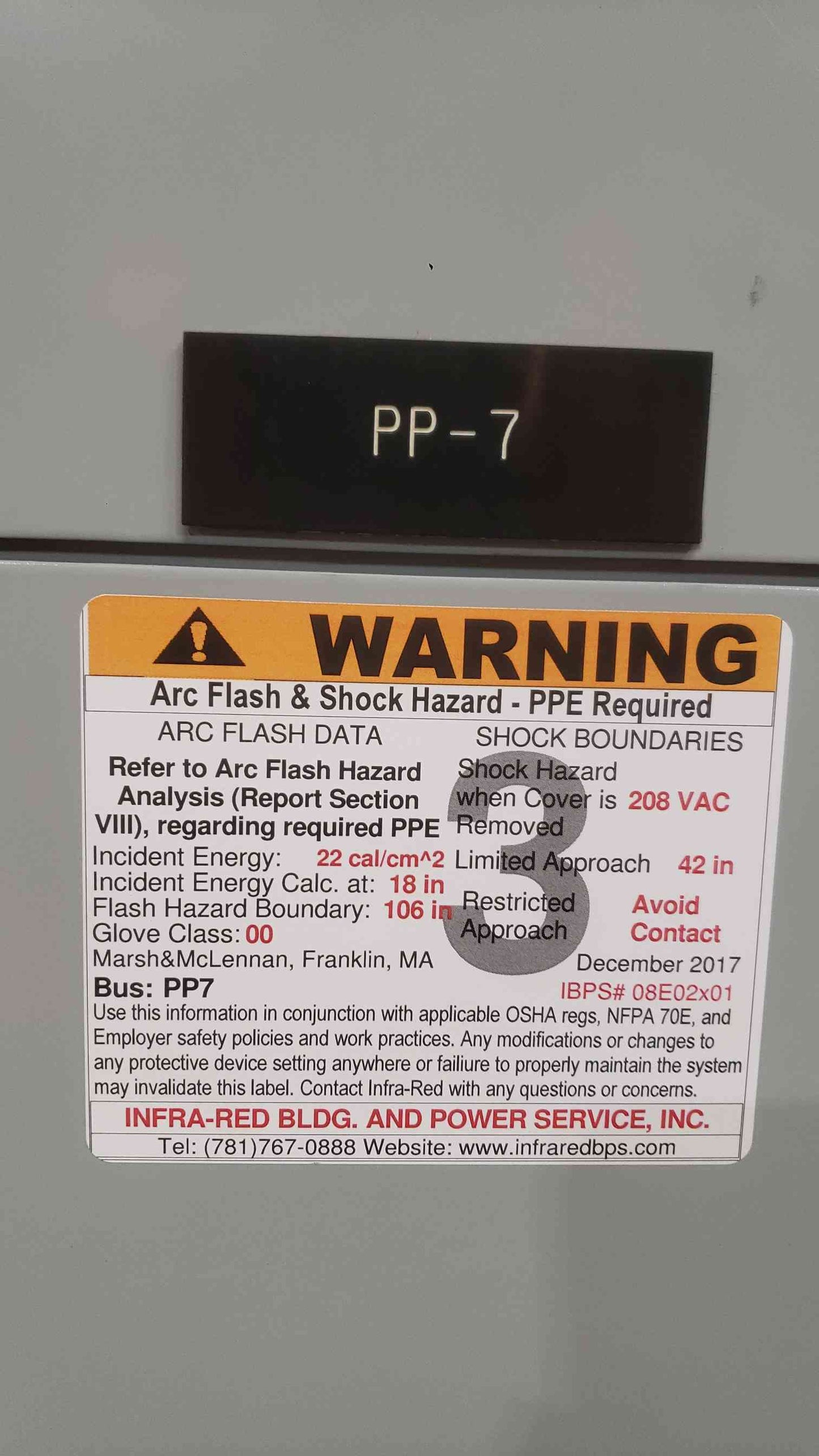 GE 600A 208Y/120 3PH 4W Panelboard w/ 3 Breakers (SKU: 112262)