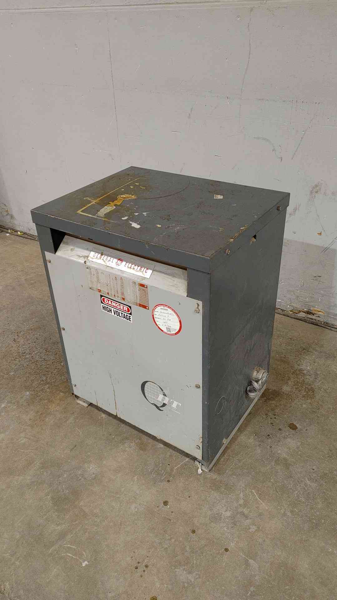 45KVA GE 480V x 208/120V 3PH Dry Type Indoor Transformer 9T23A3873(SKU: 112353)