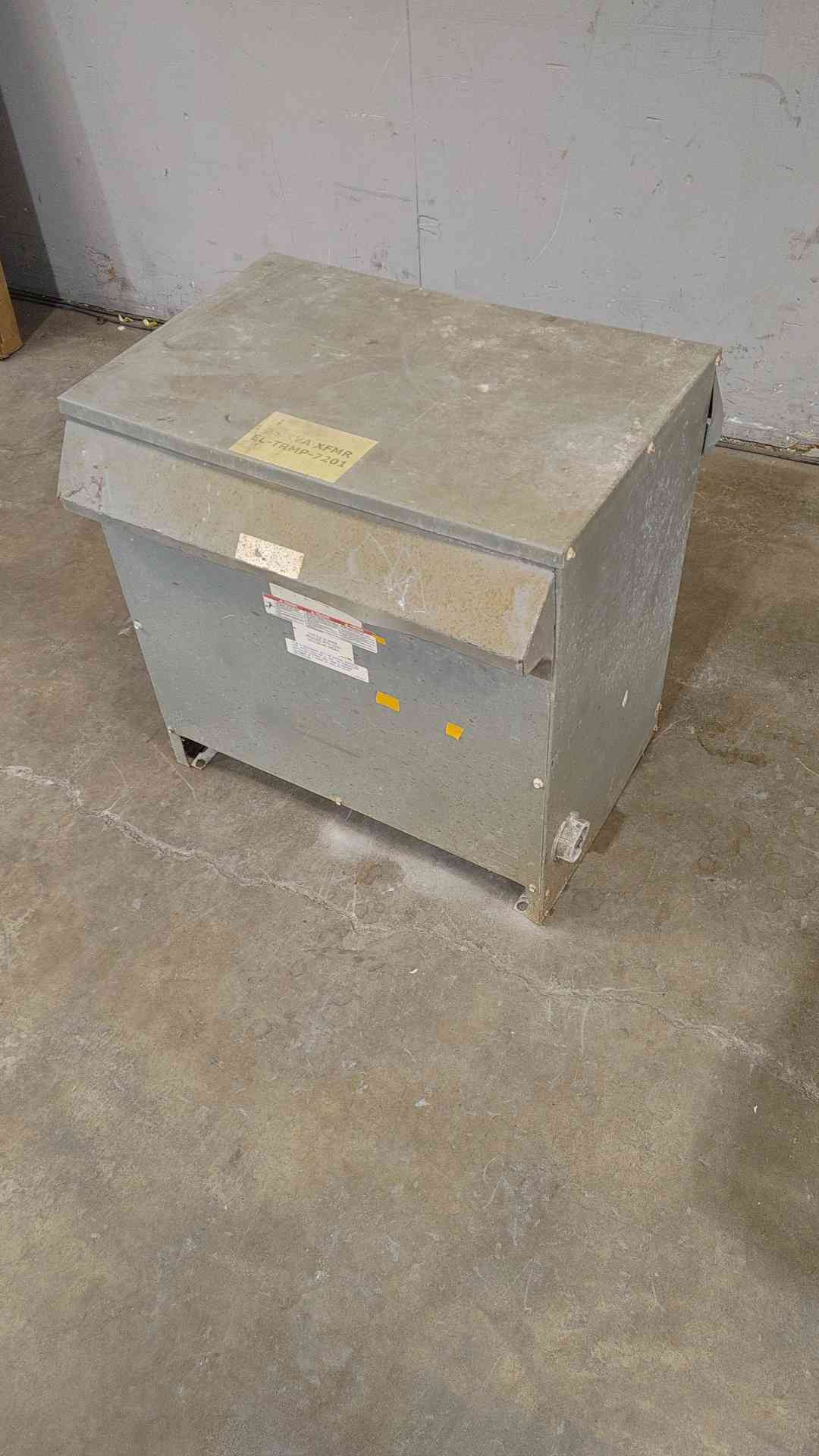 75KVA Square D 480v x 480/277V 90A 3PH General Purpose Transformer 75T76H(SKU: 112356)
