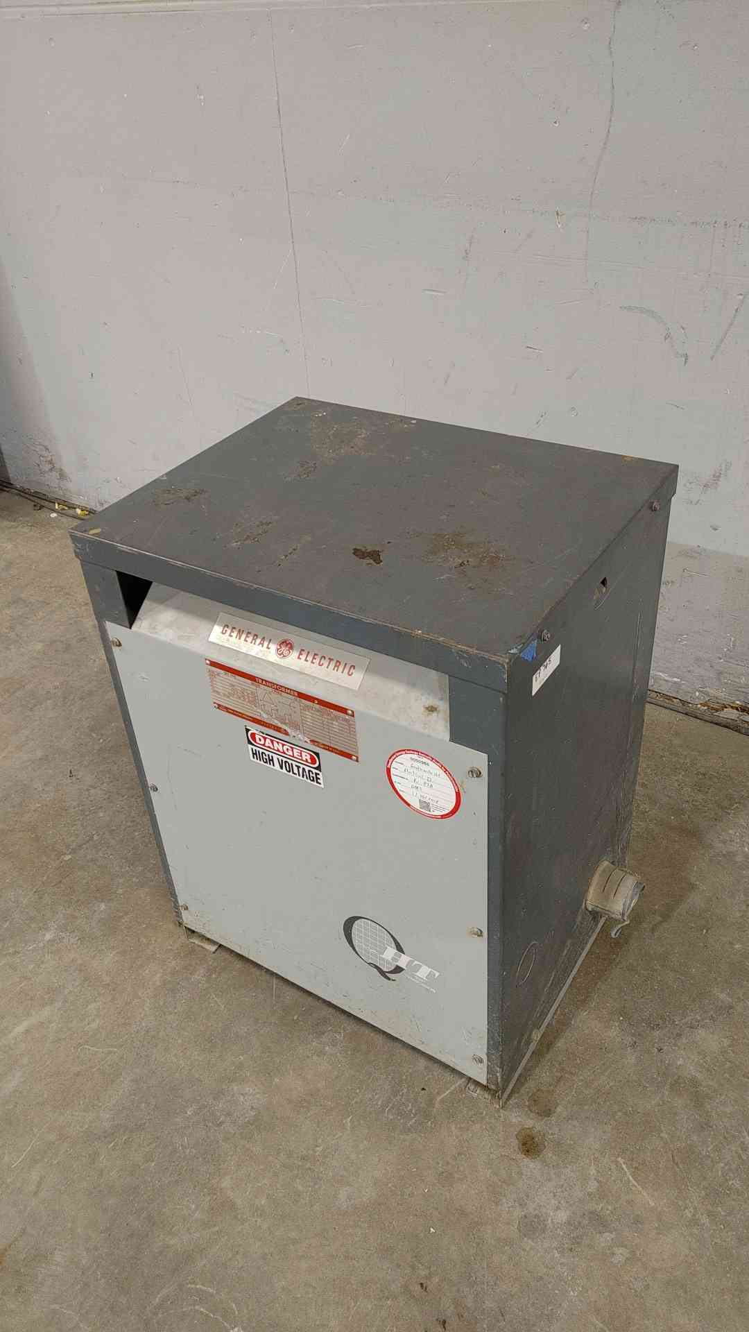 30KVA GE 480V x 120/208V 3PH Indoor Dry Type Transformer 9T23A3872(SKU: 112344)