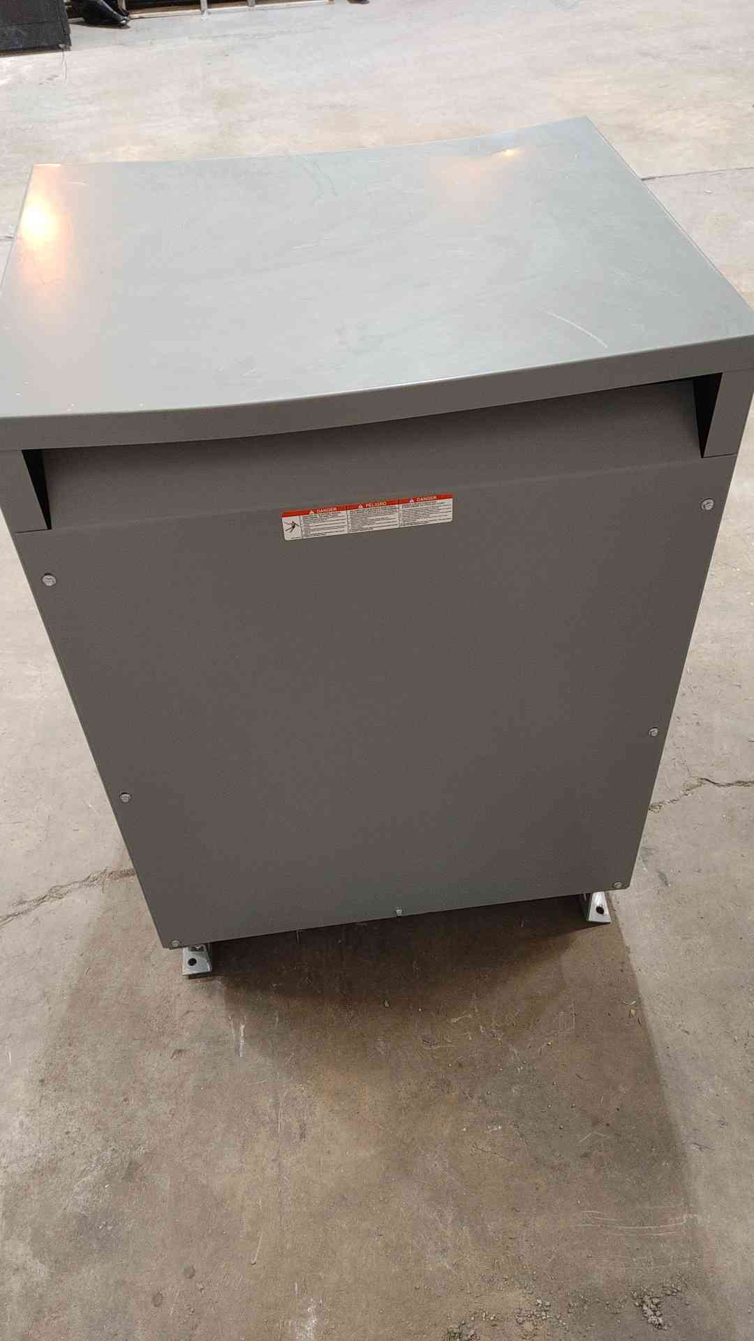 112.5kVA Square D 480v x 208/120V 312A 3PH General Purpose Transformer 112T3HIFCU(SKU: 112411)