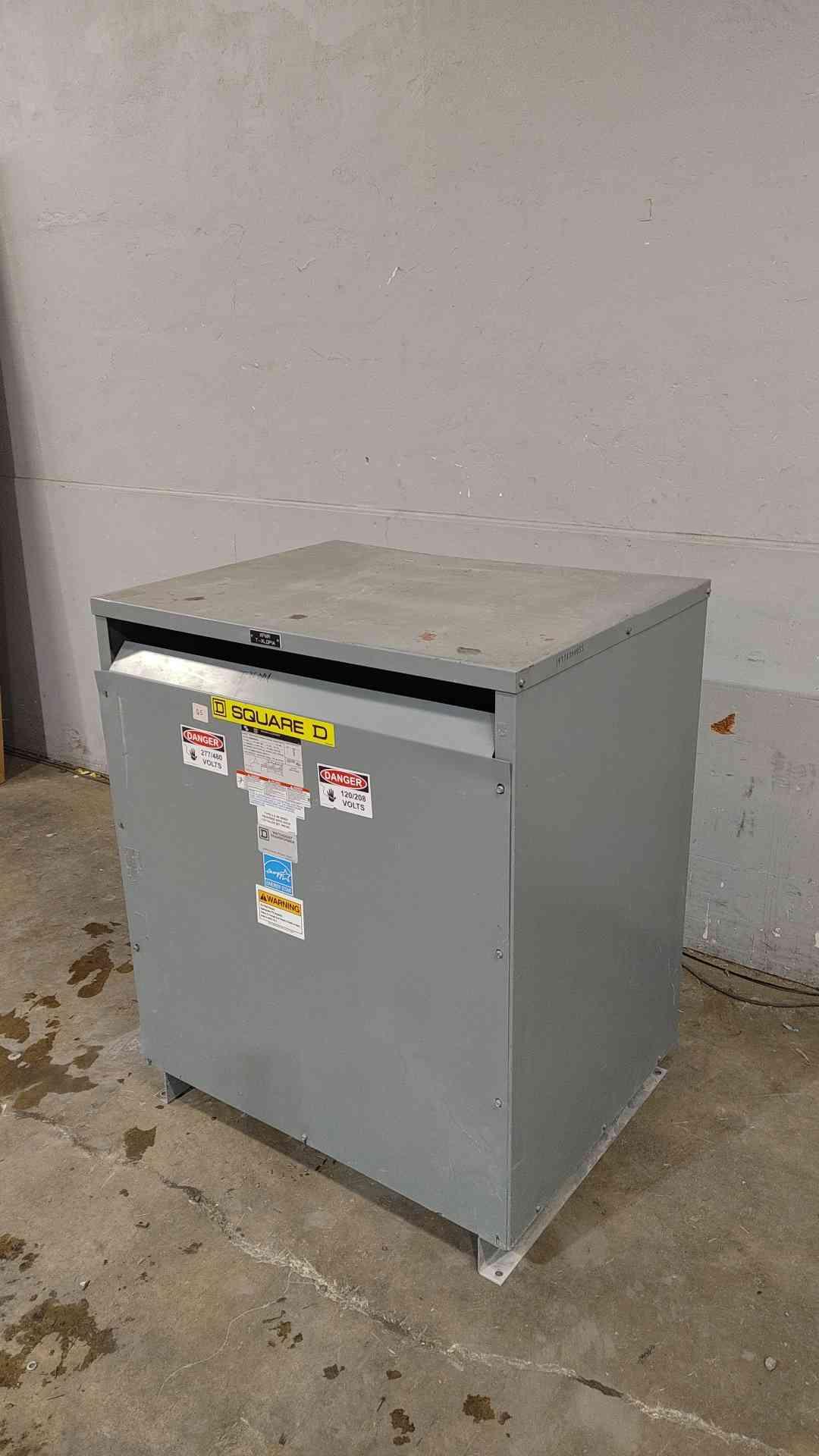 300kVA Square D 833A 480v x 208Y/120V 3PH General Purpose Transformer EE300T68HBCU(SKU: 112523)