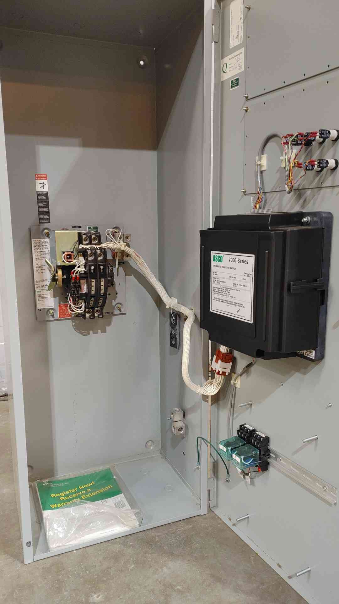NEW 200A ASCO 7000 Series 240V 1PH Transfer Switch D07ATSA20200F5XC ATS (SKU: 112538)