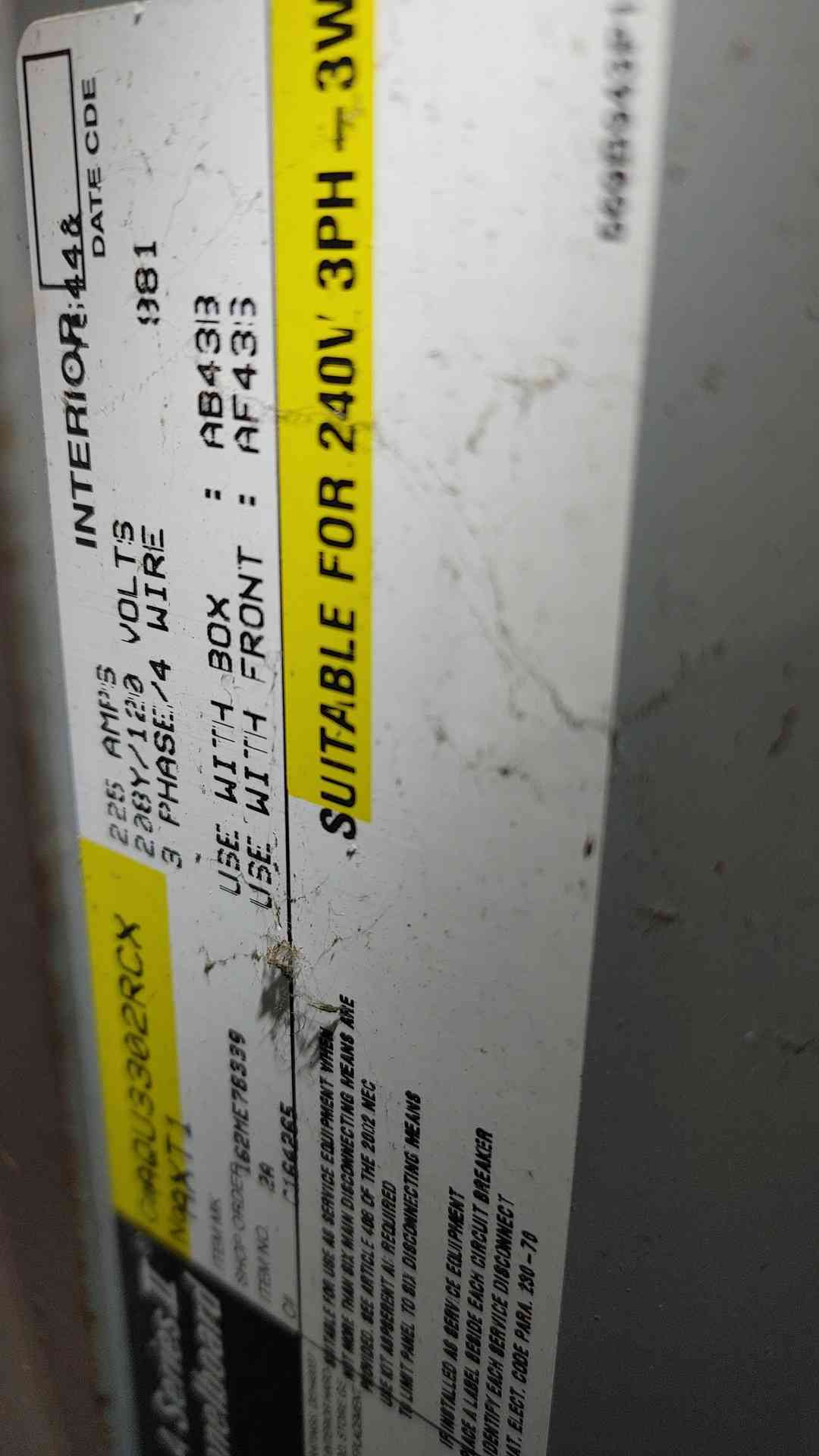 GE A-Series 225A 240/120V 3PH 4W Panelboard AQU3302RCX(SKU: 112595)