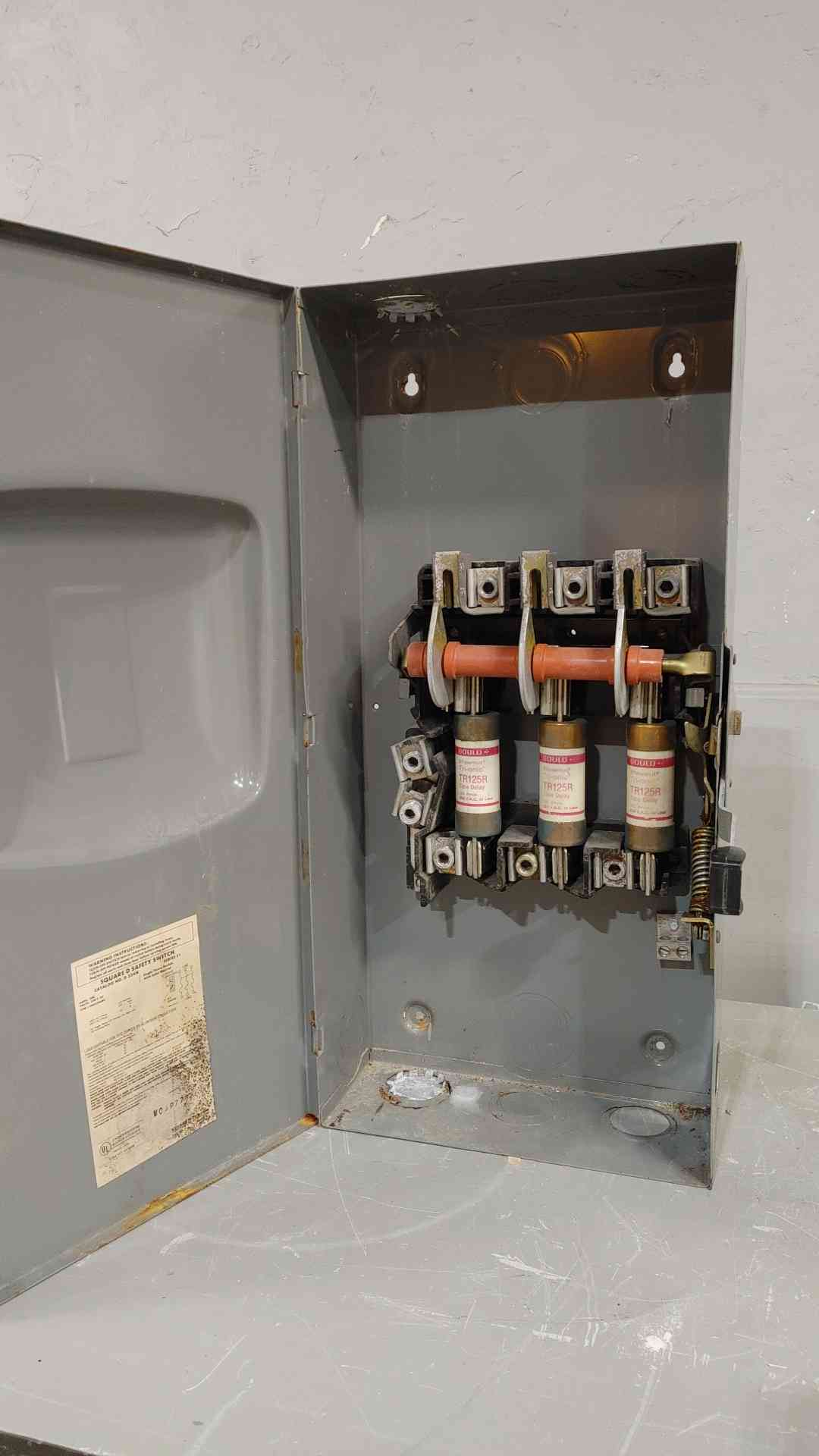 Square D 200A 240V 1-3PH Safety Switch 324N(SKU: 112664)