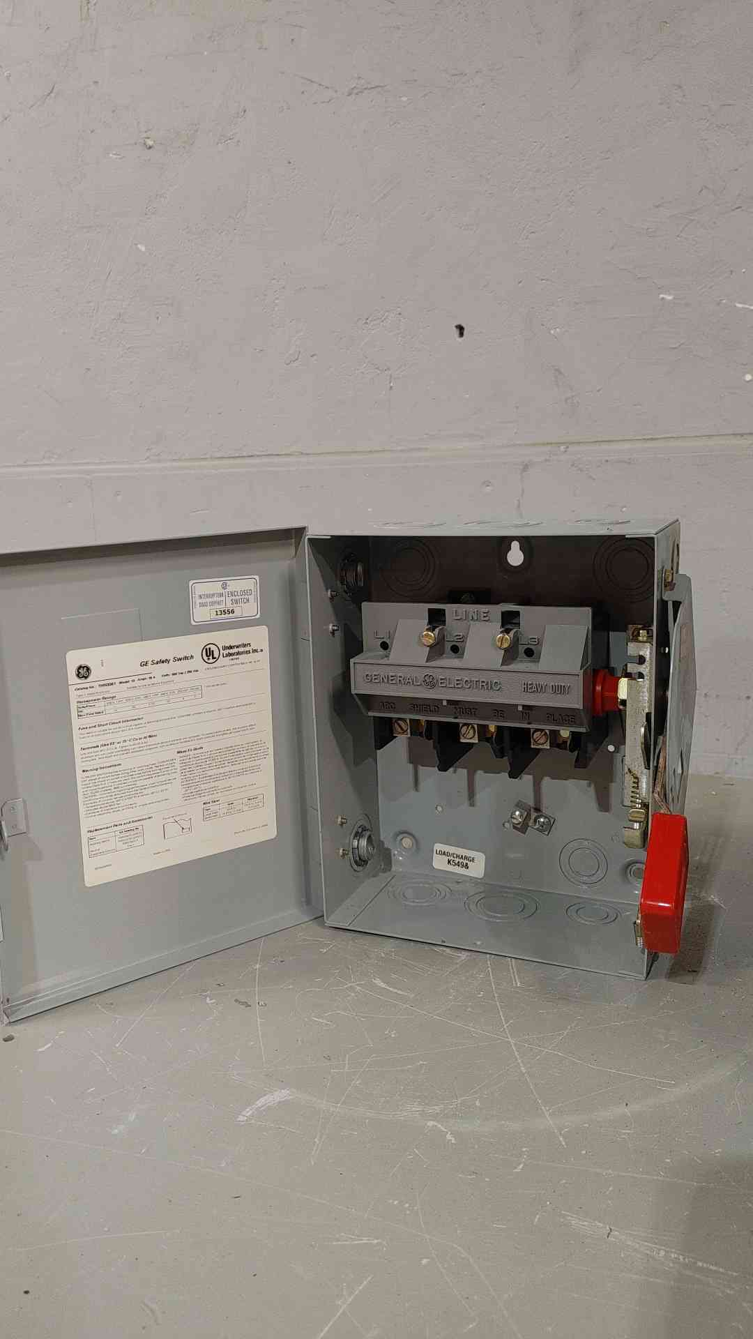 GE 30A 600V/250V 1-3PH 30HP Heavy Duty Safety Switch THN3361(SKU: 112665)