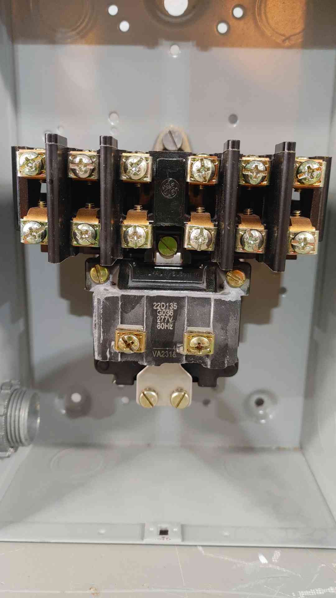 GE 277V Electrically Held Lighting Contactor CR260L21GA361AA0(SKU: 112684)
