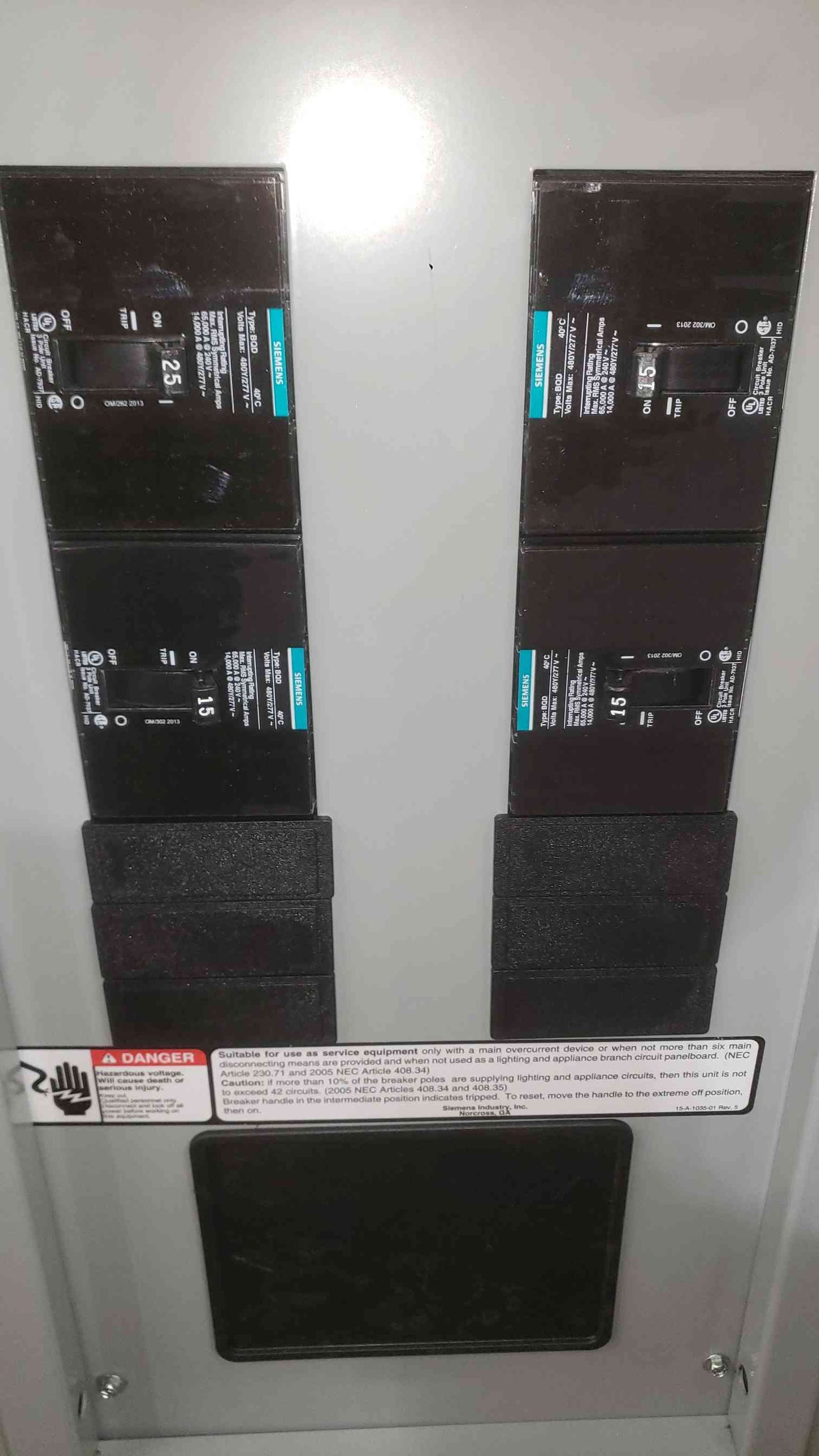 Siemens P1E18ML125ATS P1 Panelboard 480Y/277V 3PH 125A 18-Circuit Main Lug 3-Pole BQD (SKU: 112788)