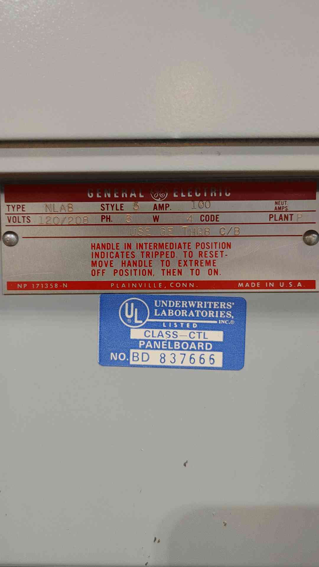 GE NLAB 100A 3PH 4W 120/208V Panelboard Interior 36-Circuit with THQB Breakers(SKU: 112795)