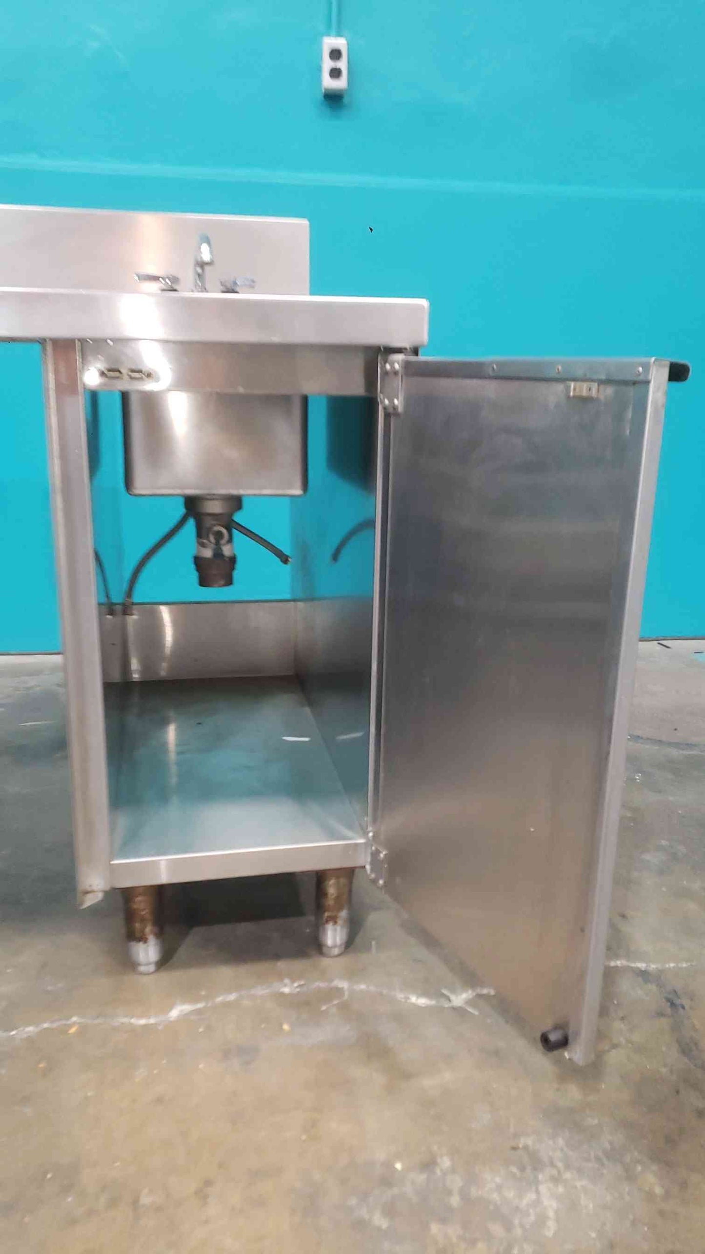 Stainless Steel 32" Sink Undercounter & Prep Table (SKU: 112993)