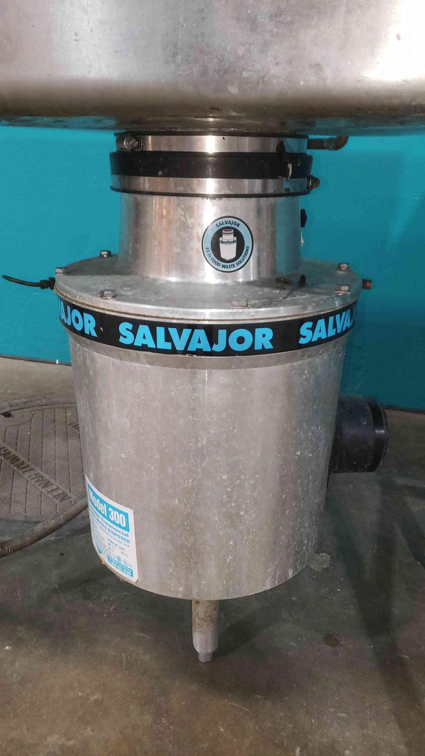 Stainless Steel 102" Cafeteria Inclined Sink W/Salvajor Motorized Garbage Disposal (SKU: 112997)
