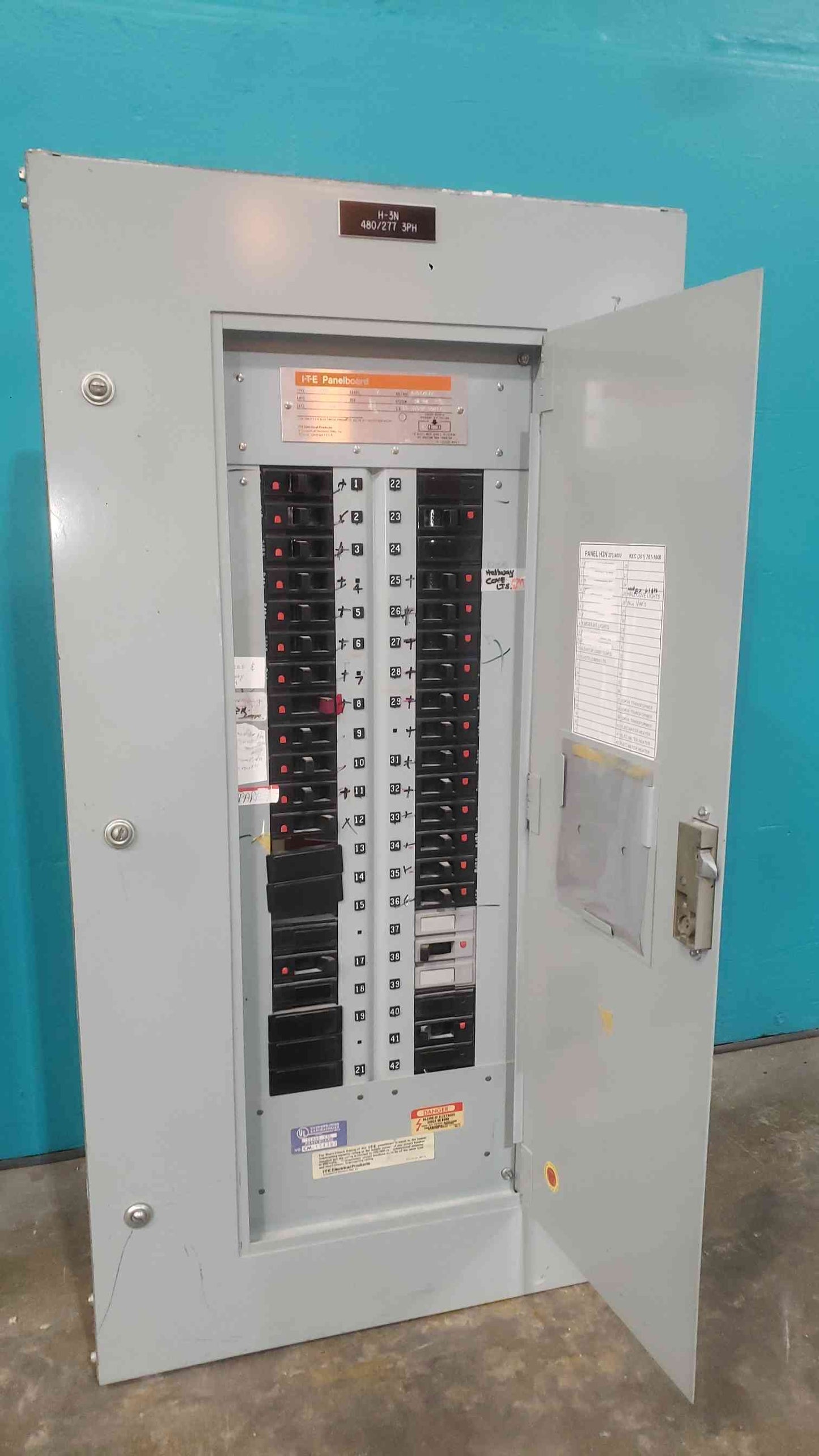 Siemens I-T-E CDP Series 7 Panelboard 225A 480Y/277V 3-Phase 4-Wire 42-Circuit Used (SKU: 113108)