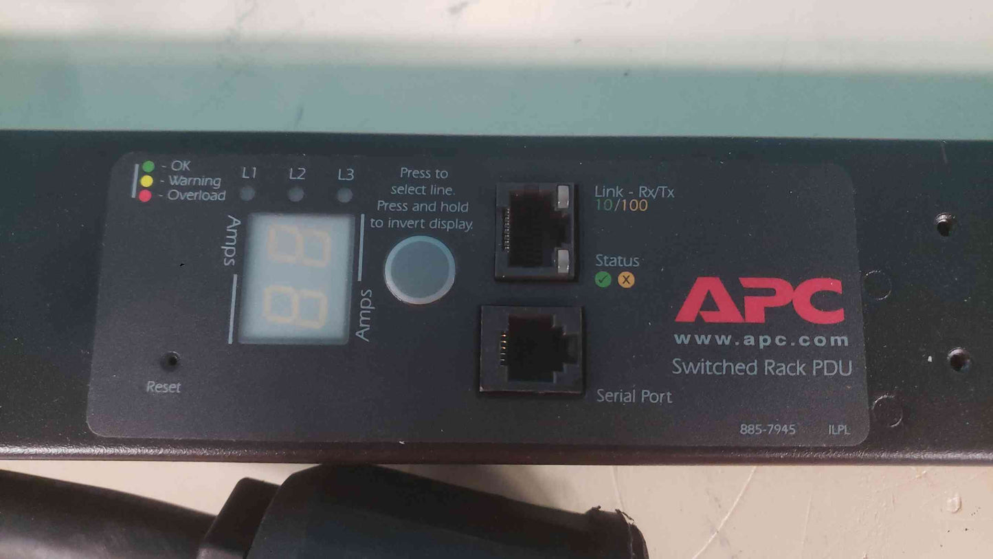 APC AP7960 Switched Rack PDU 0U 3-Phase 5.7kW 120V (24) NEMA 5-20R Outlets L21-20P