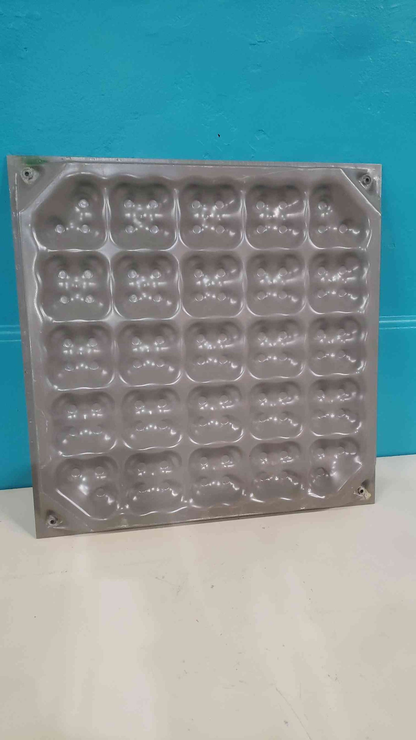 Tate 2x2 Raised Floor Tile CCN1500 Gray Starlight (SKU: 113316)