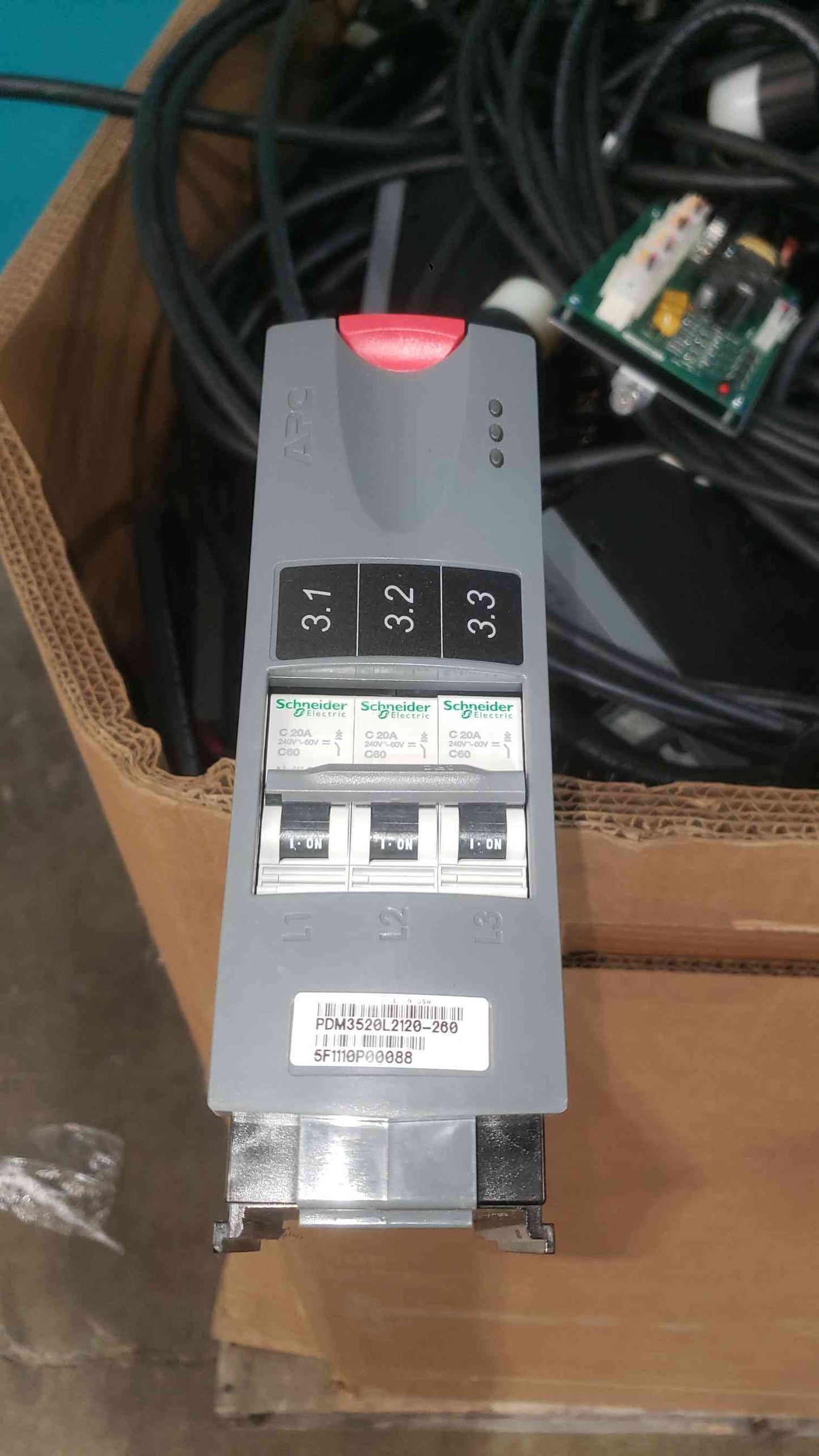 MIXED Lot Of 239 APC 3PH 3 Pole 5W Power Distribution Module (SKU: 113390)