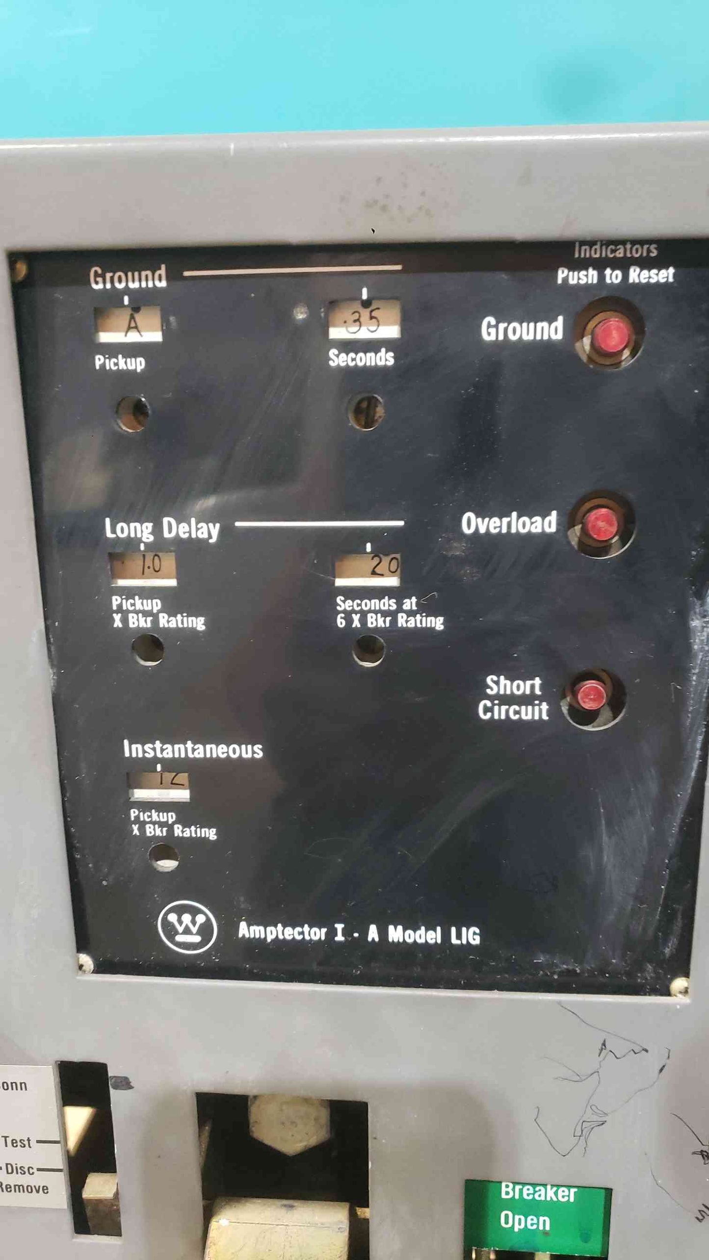Westinghouse DS-206 Air Circuit Breaker 800A Frame 400A Amptector LIG Drawout MO (SKU: 113556)