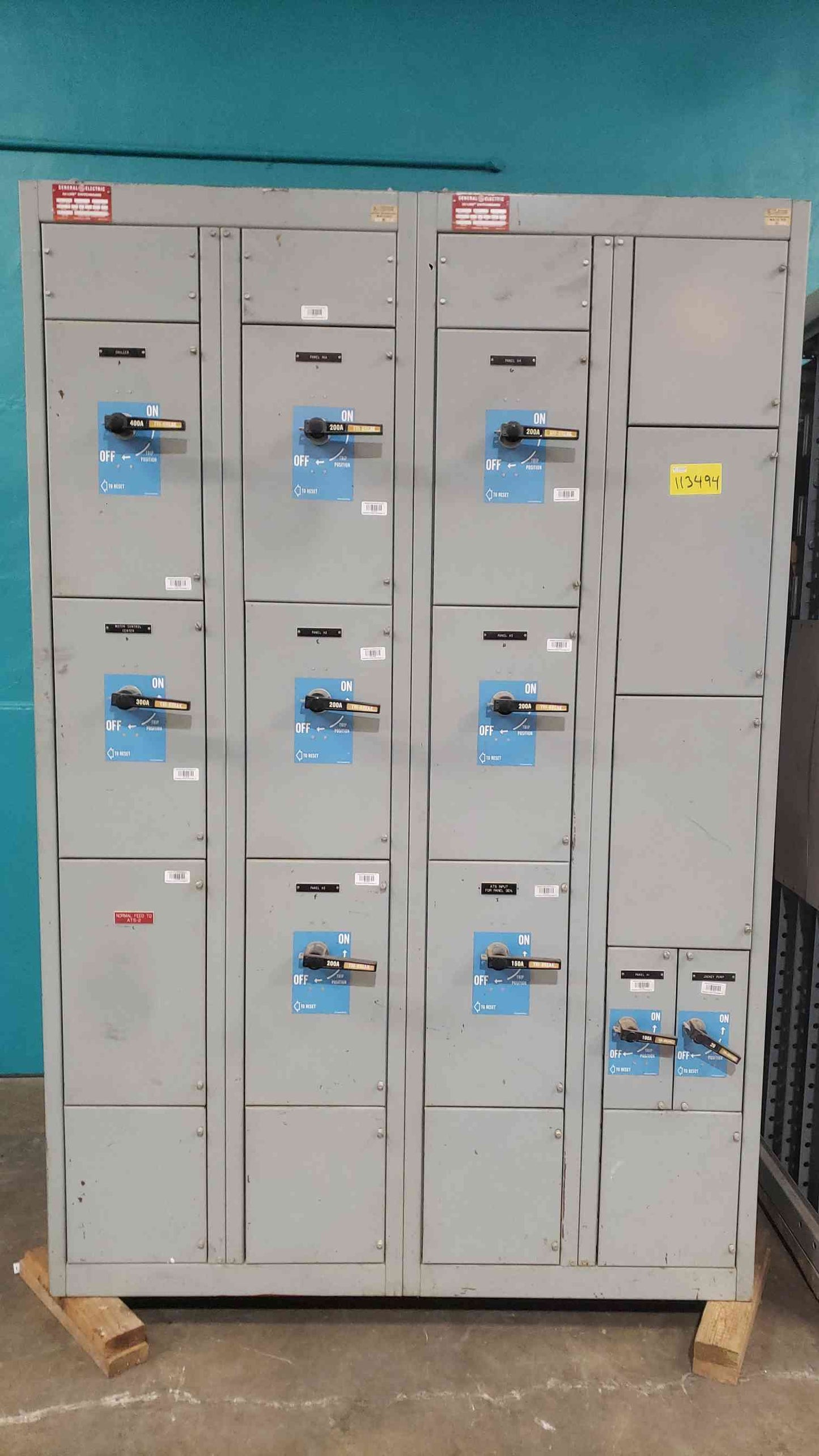 GE AV-Line Switchboard 1600A 480V 3PH 4W 10 Breaker Dist Main Power Break (SKU: 113494)