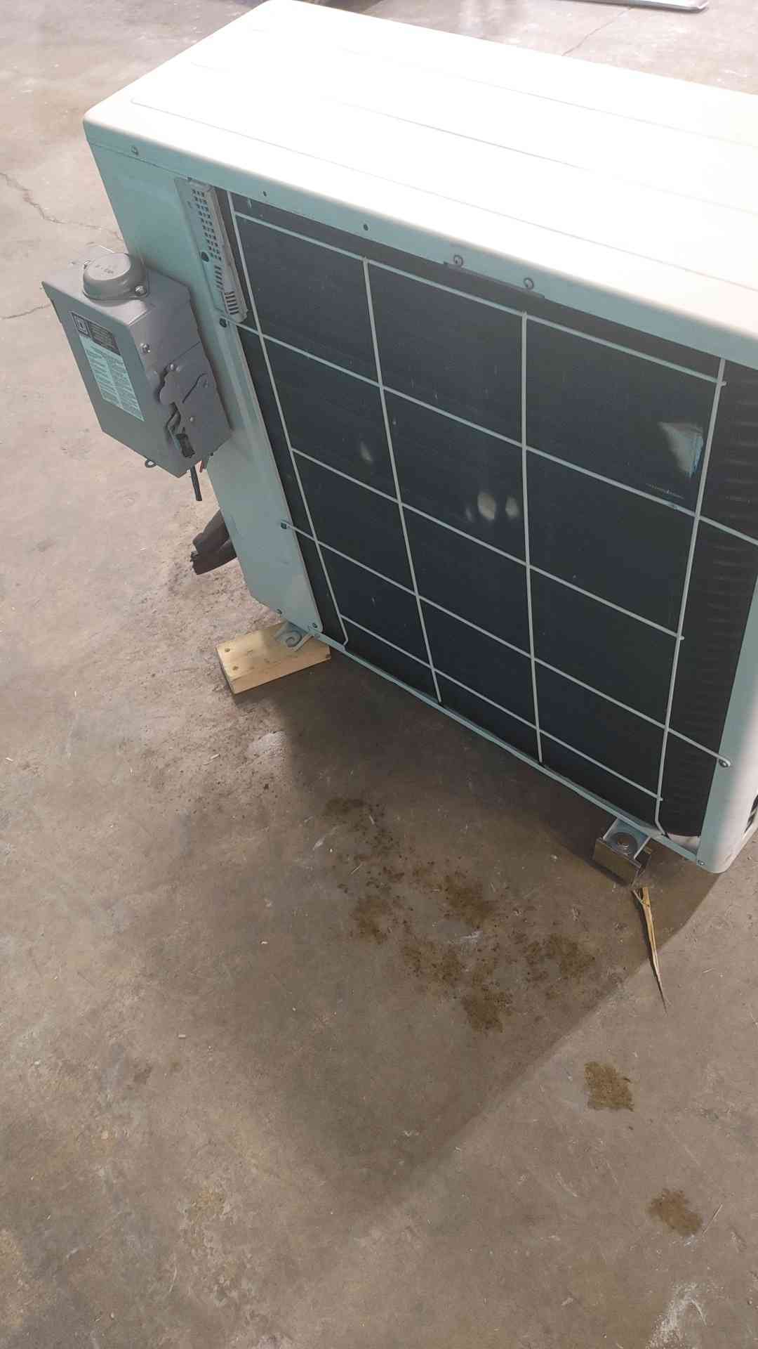 Fujitsu AOU36RLXB Halcyon Mini Split Heat Pump Outdoor AC Condenser 36k BTU 3 Ton
