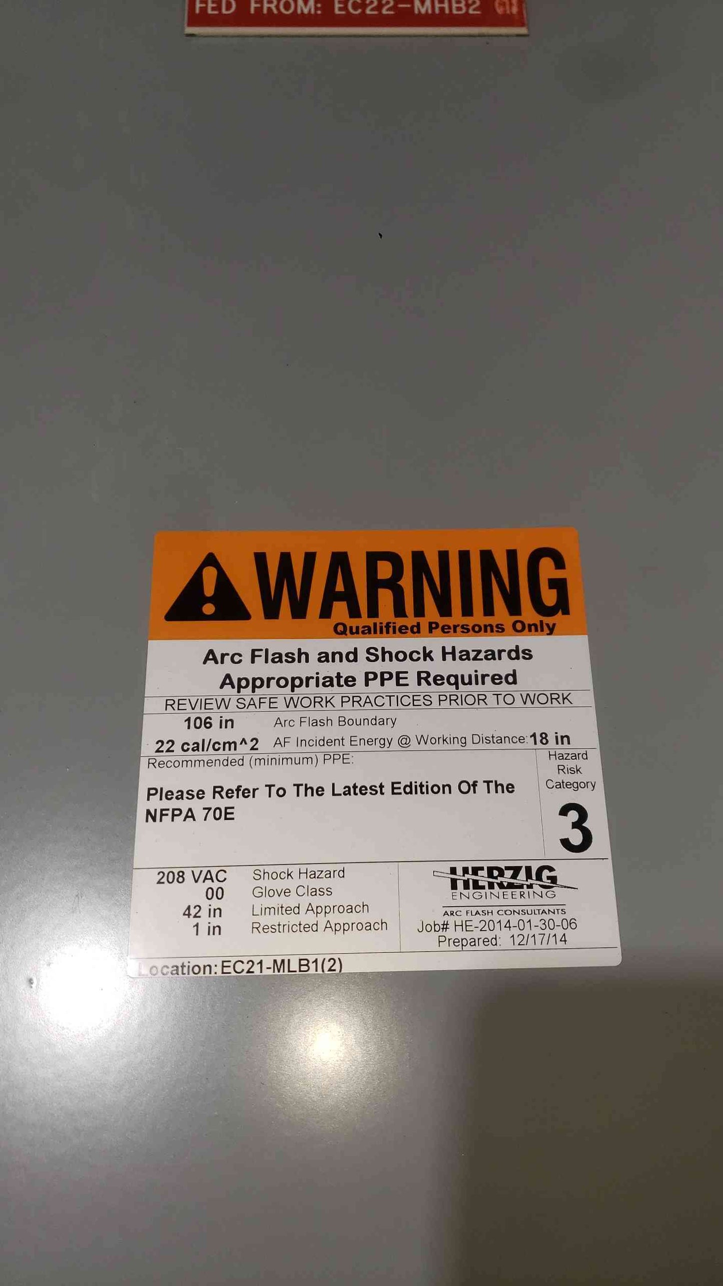 GE Spectra Panelboard APN 600A 208Y/120V 3PH 6x 20A 2x 100A Breakers